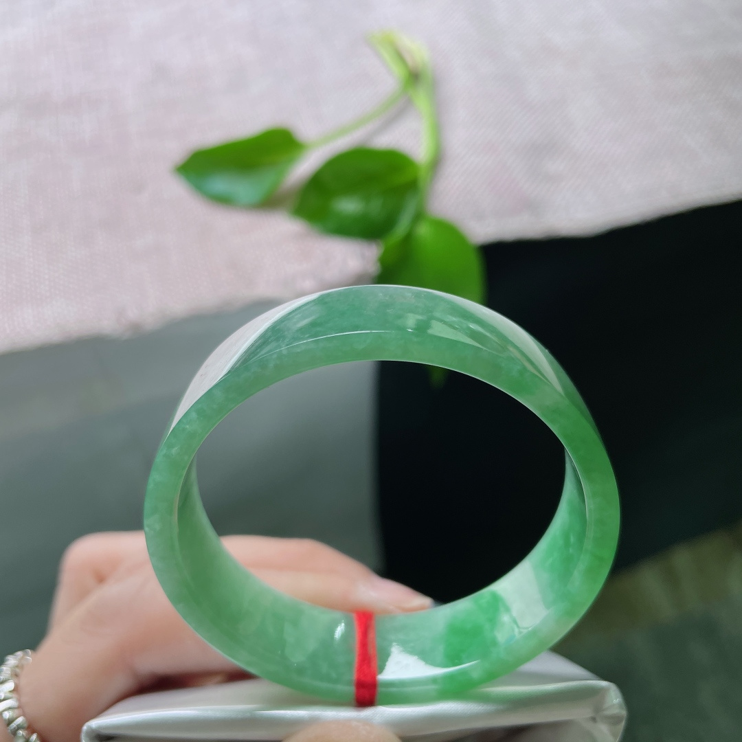 50.4/13.2/4.2，豆绿方镯，小手福利，不争不抢，却自带春天的生机，皮纹，ss50204a