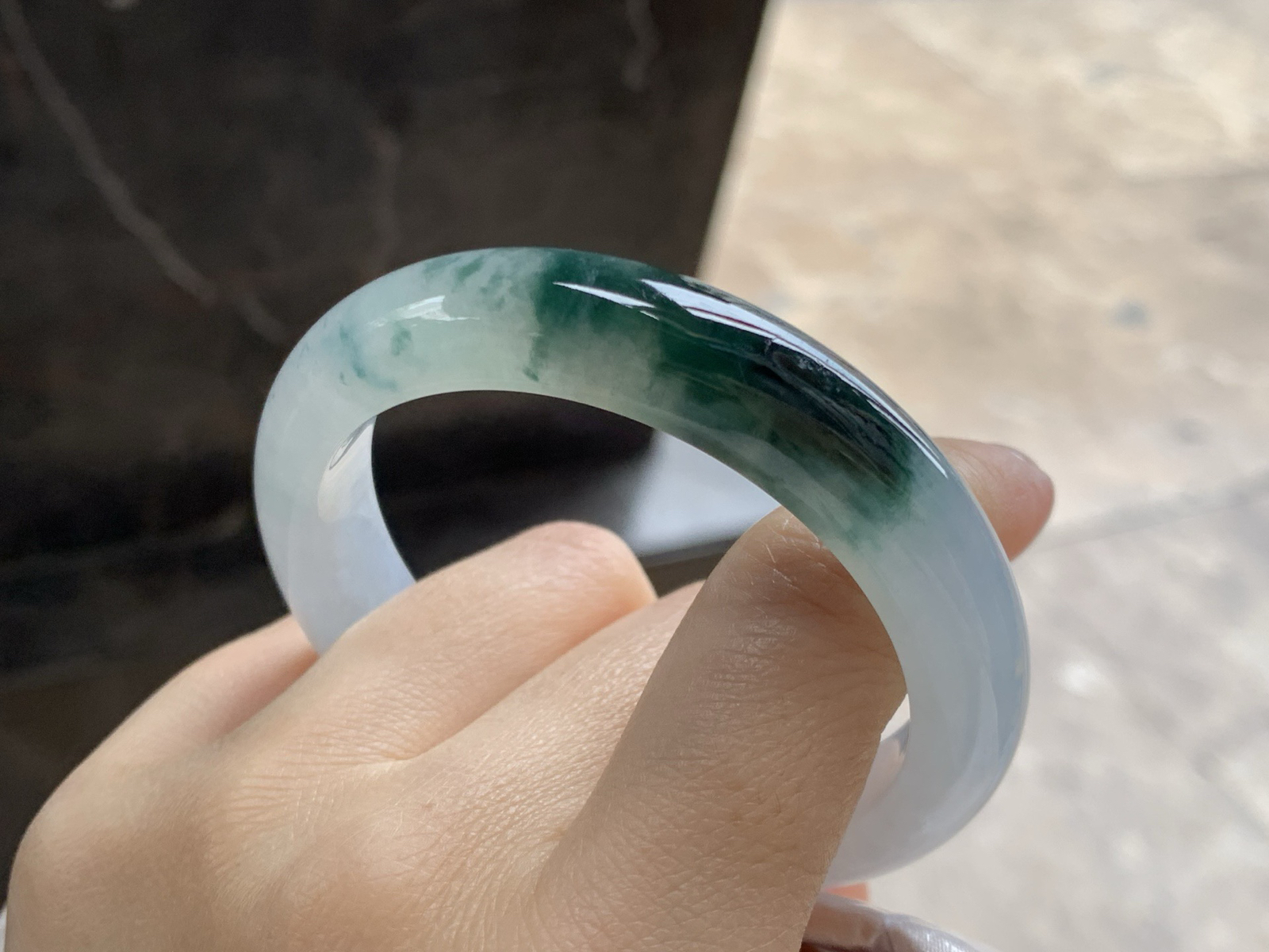 53-11.7-8

飘花手镯^_^肉质细腻 飘花点缀