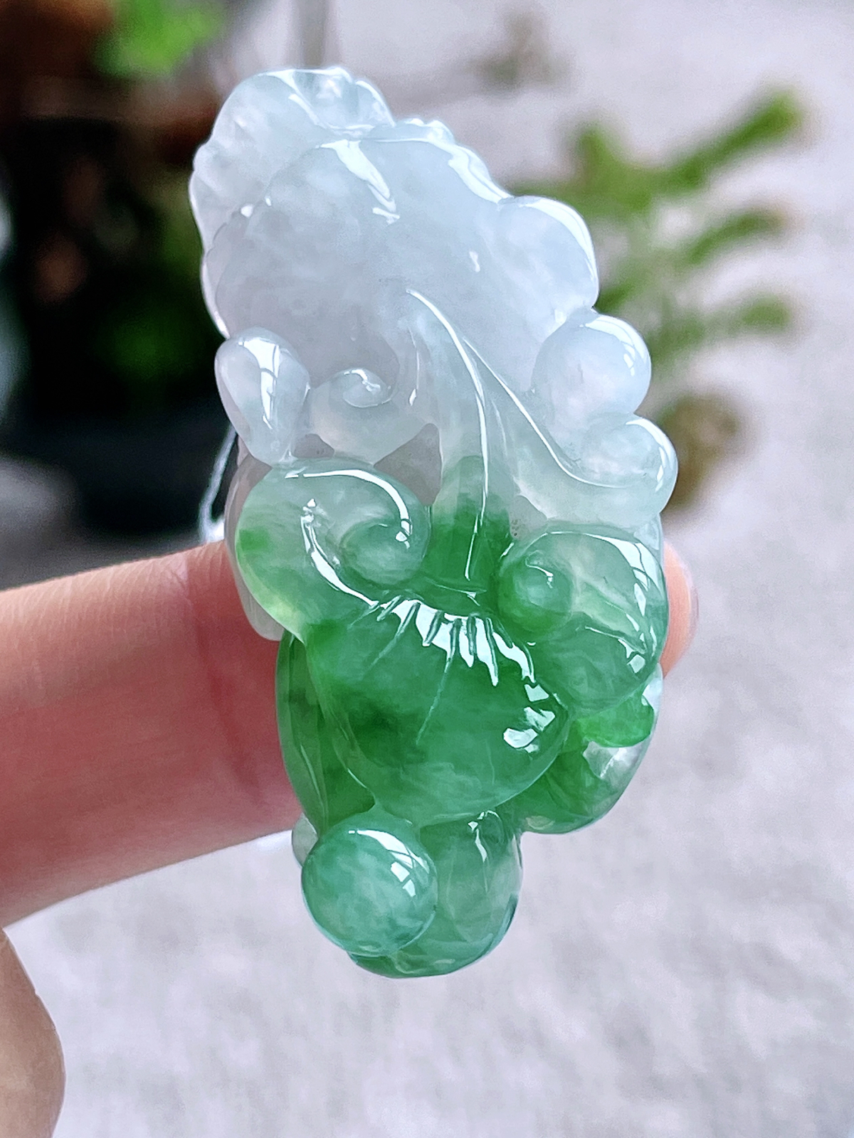 冰飘绿花貔貅吊坠，尺寸：49.3-22.2-12