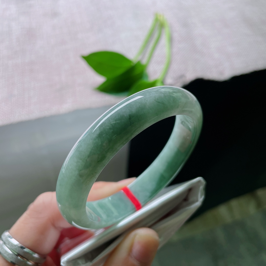 53.8/12.1/7.2，油青正圈，油润有光泽，佩戴沉稳内敛，一点皮纹不显，ss49258a