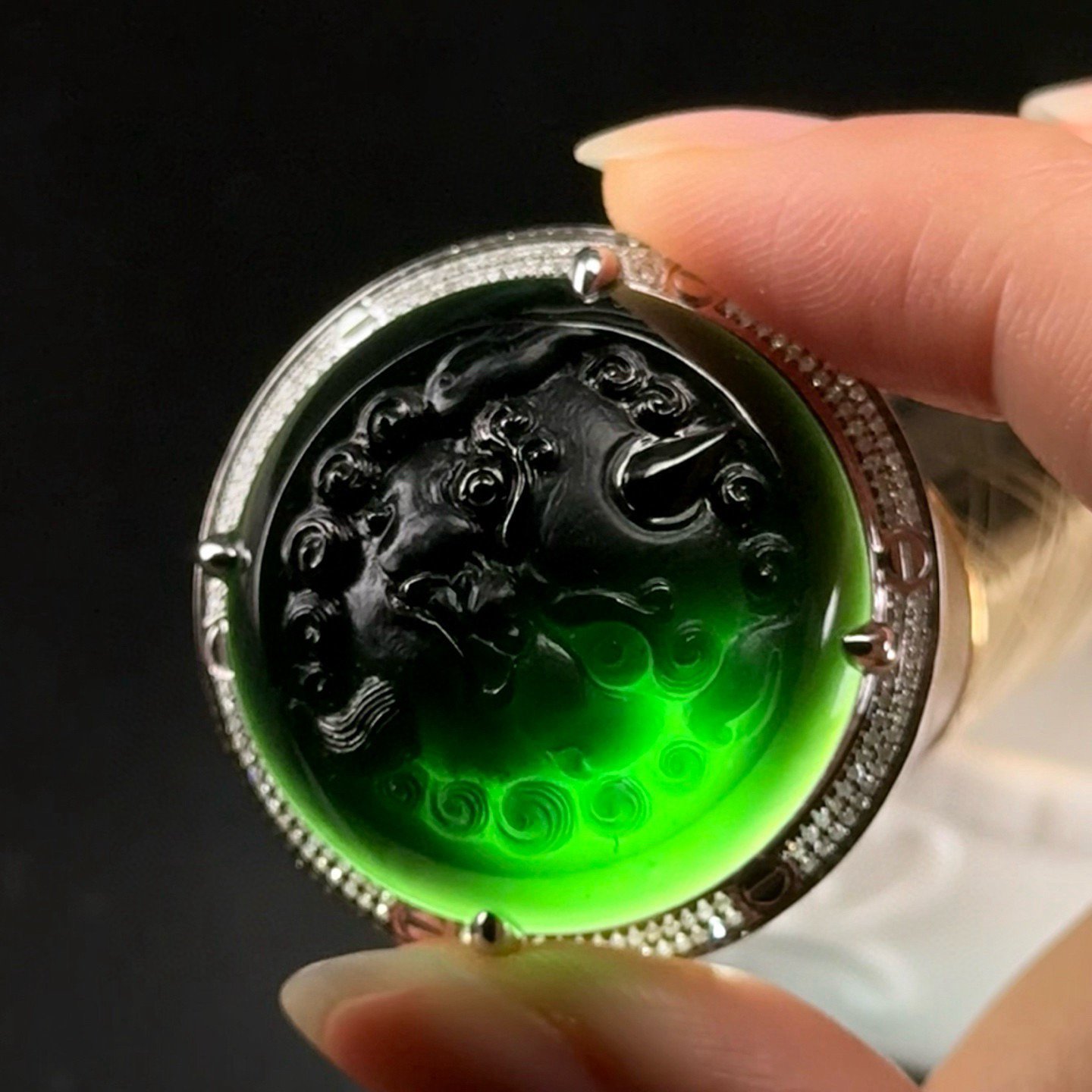 精品豪镶墨翠貔貅手环 种好色正 黑度极好 打灯通透 油性十足 尺寸18.2