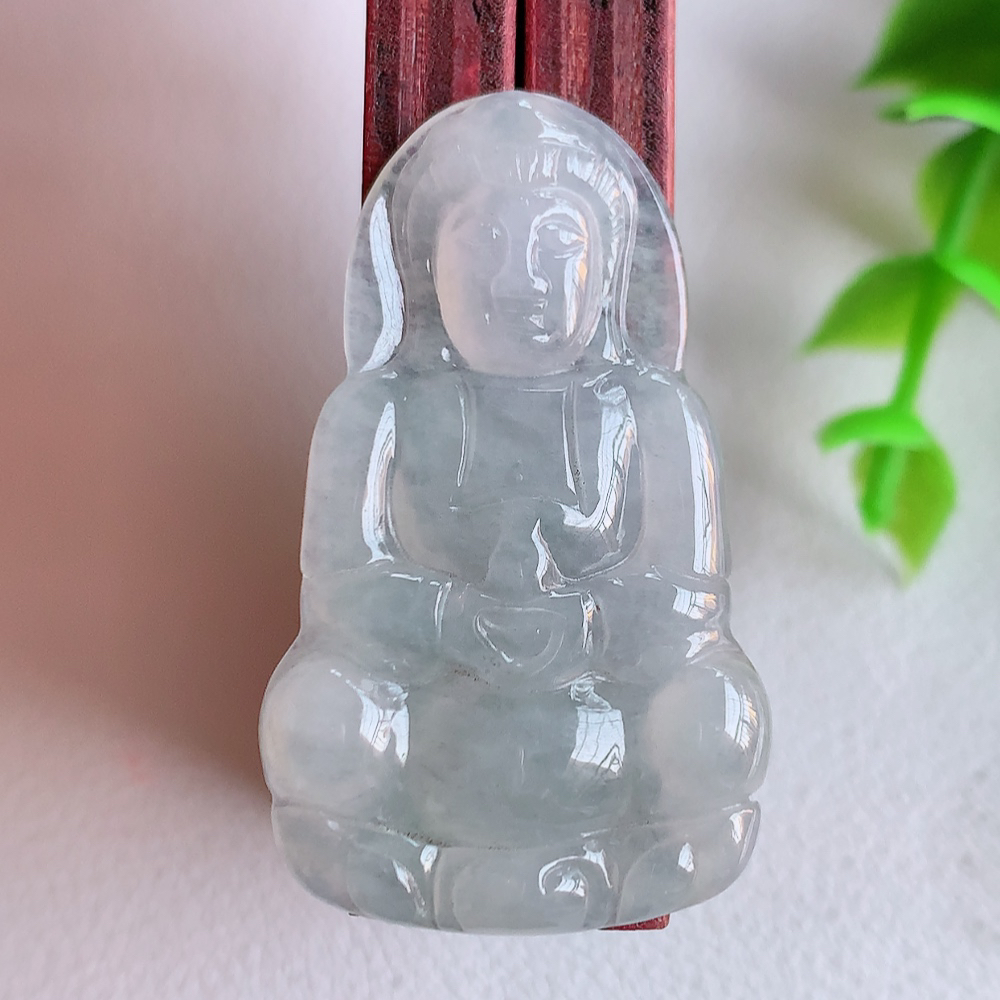 冰润精雕观音吊坠，法相端庄大气，工艺精湛，种色浓郁，细腻饱满冰润，种老水足，收藏佳品，佩戴大气  W01.31   尺寸：37-22.5-3.8mm