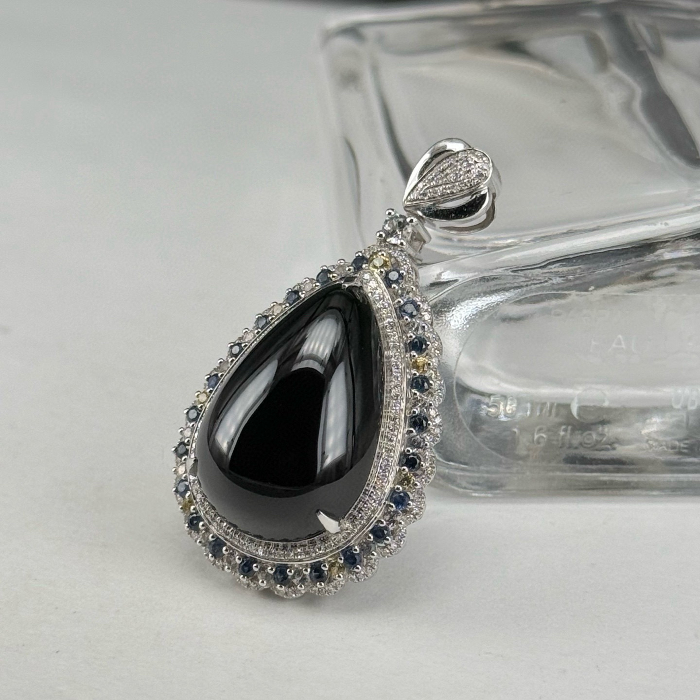 精品18k墨翠水滴吊坠 种好色正 黑度极好 打灯通透 油性十足