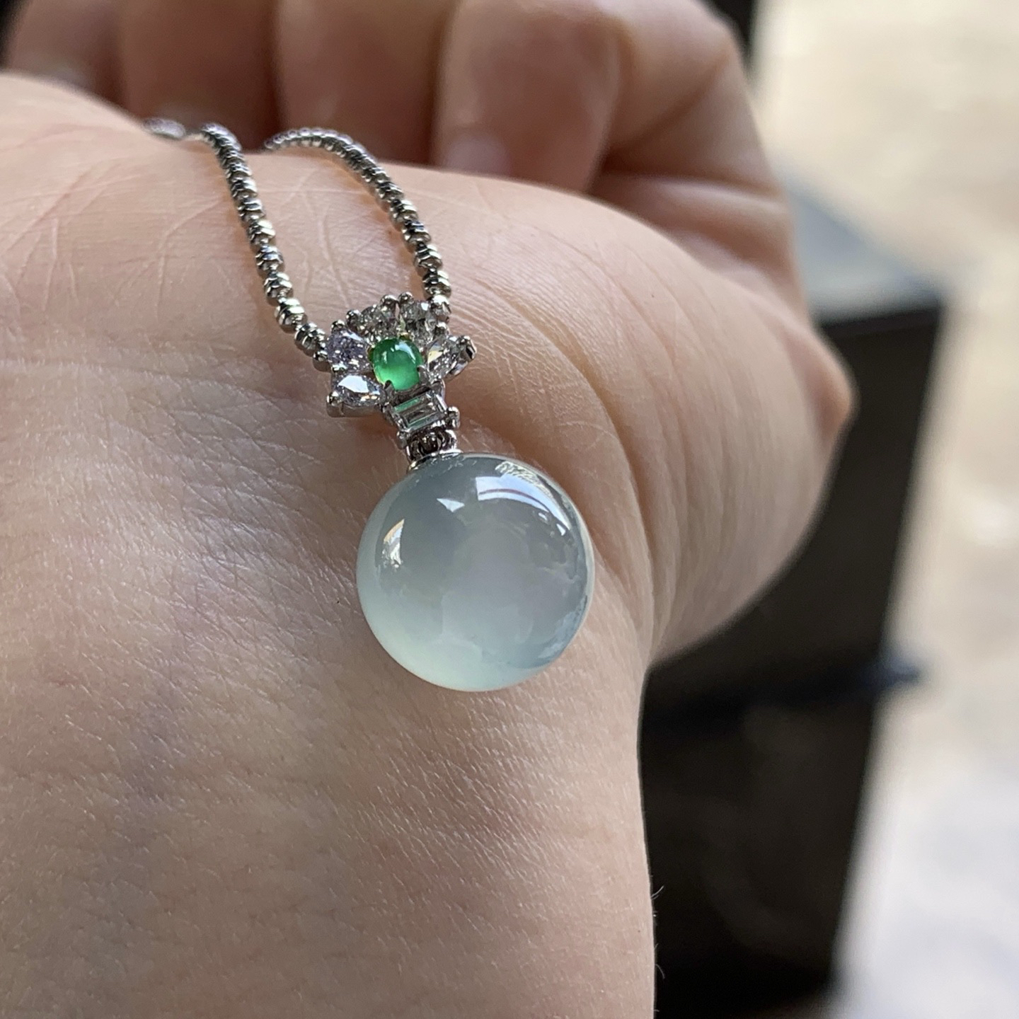 金钻镶嵌冰晴珠子吊坠^_^荧光十足 透亮