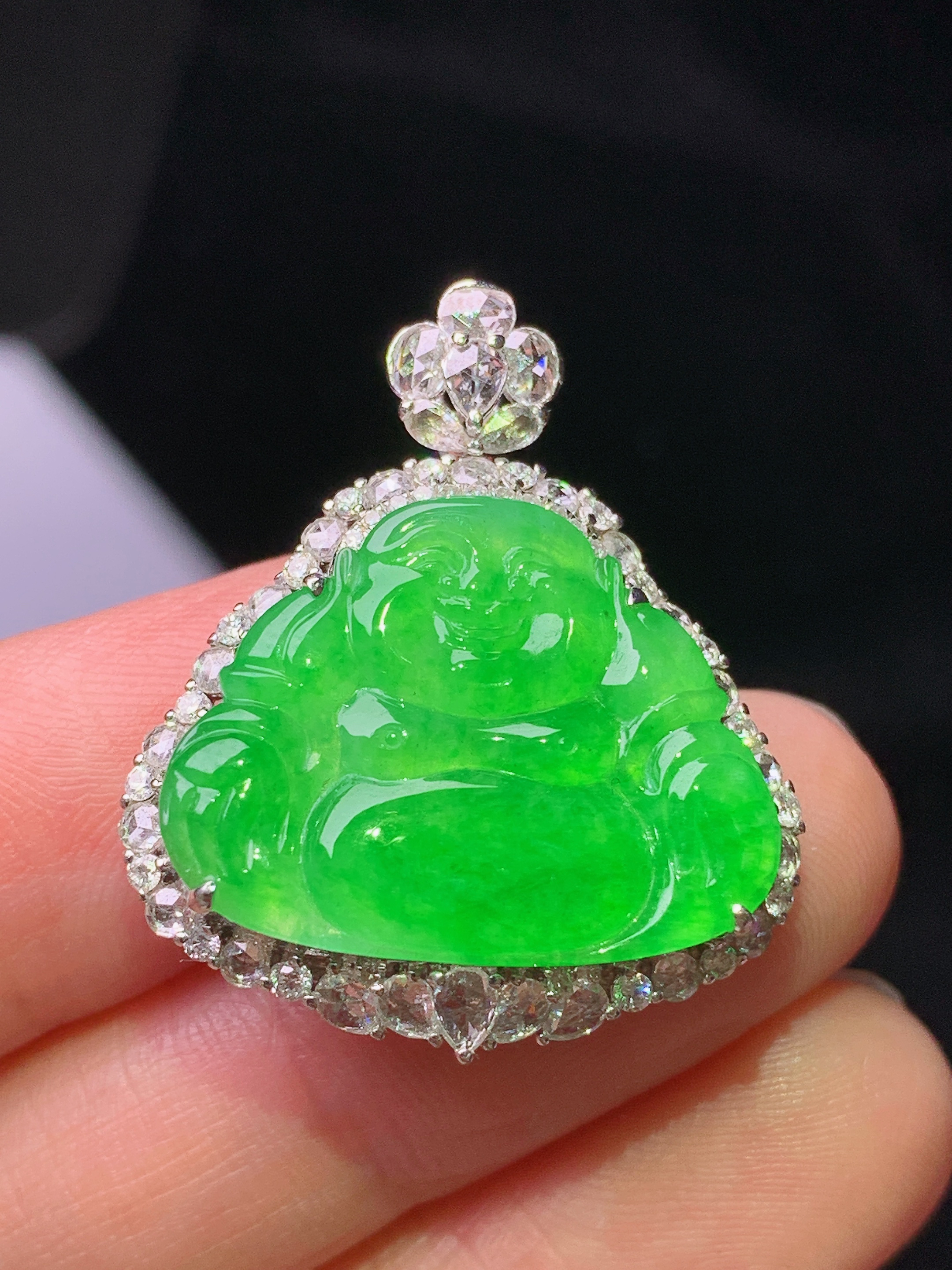 18k金钻镶嵌满绿佛公吊坠 玉质细腻 色泽艳丽清新 水润亮眼 整体尺寸29.2*24.5*8.7m5