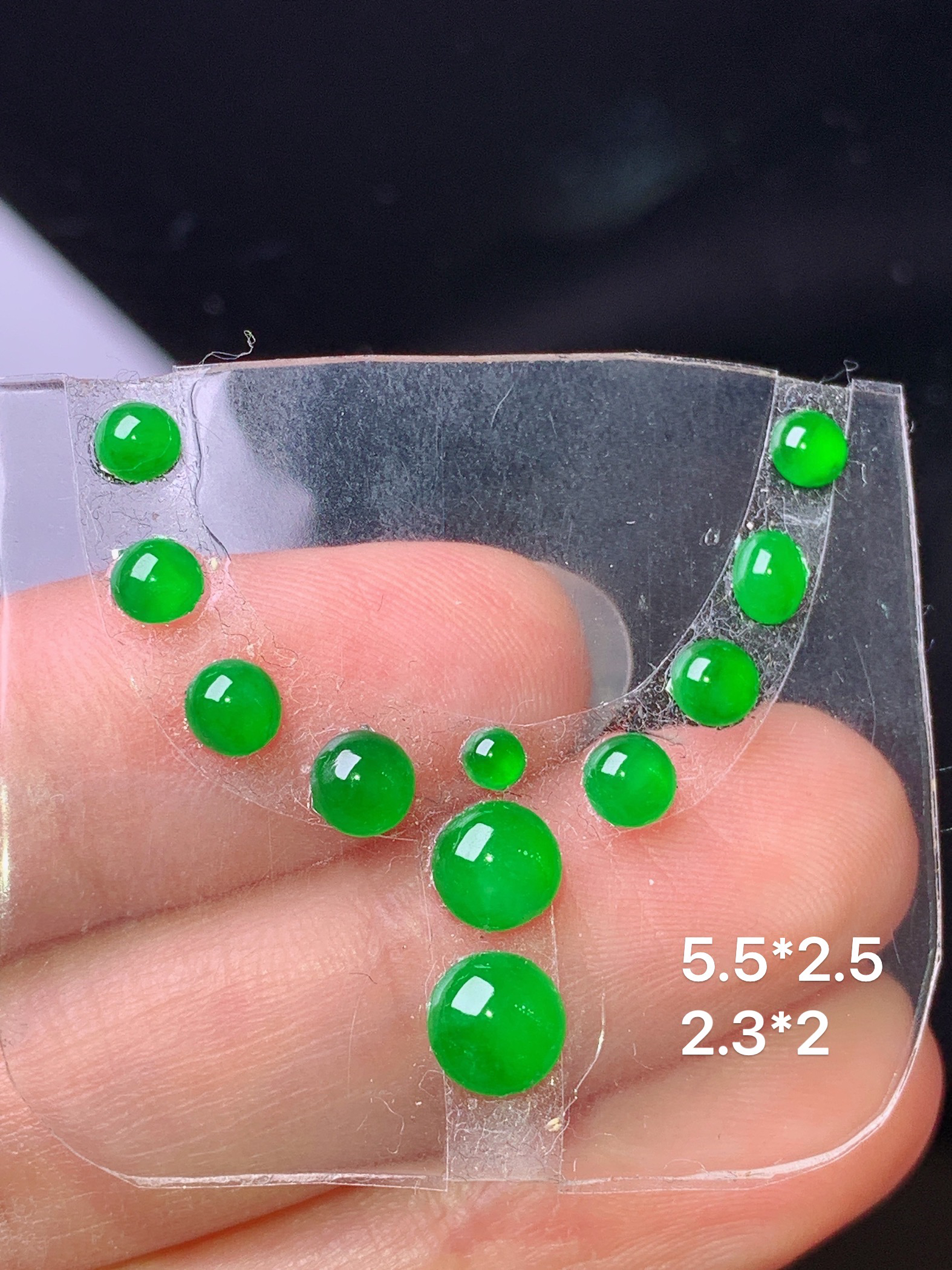 镶嵌款 满绿蛋面一手 玉质细腻 色泽艳丽清新 水润亮眼 整体尺寸5.5*2.5j3