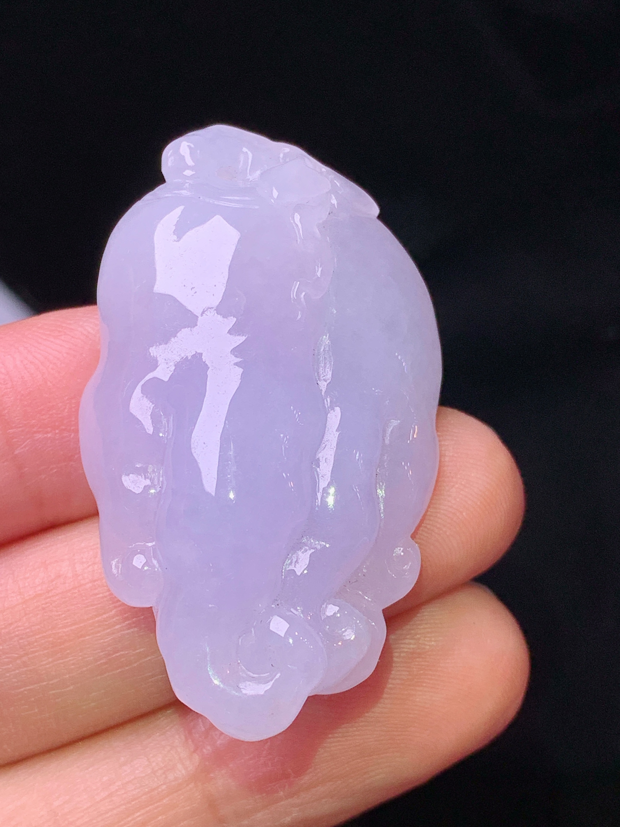 紫罗兰佛手瓜吊坠 玉质细腻 色泽艳丽清新 水润亮眼 整体尺寸41.7*23.8*10.8j3