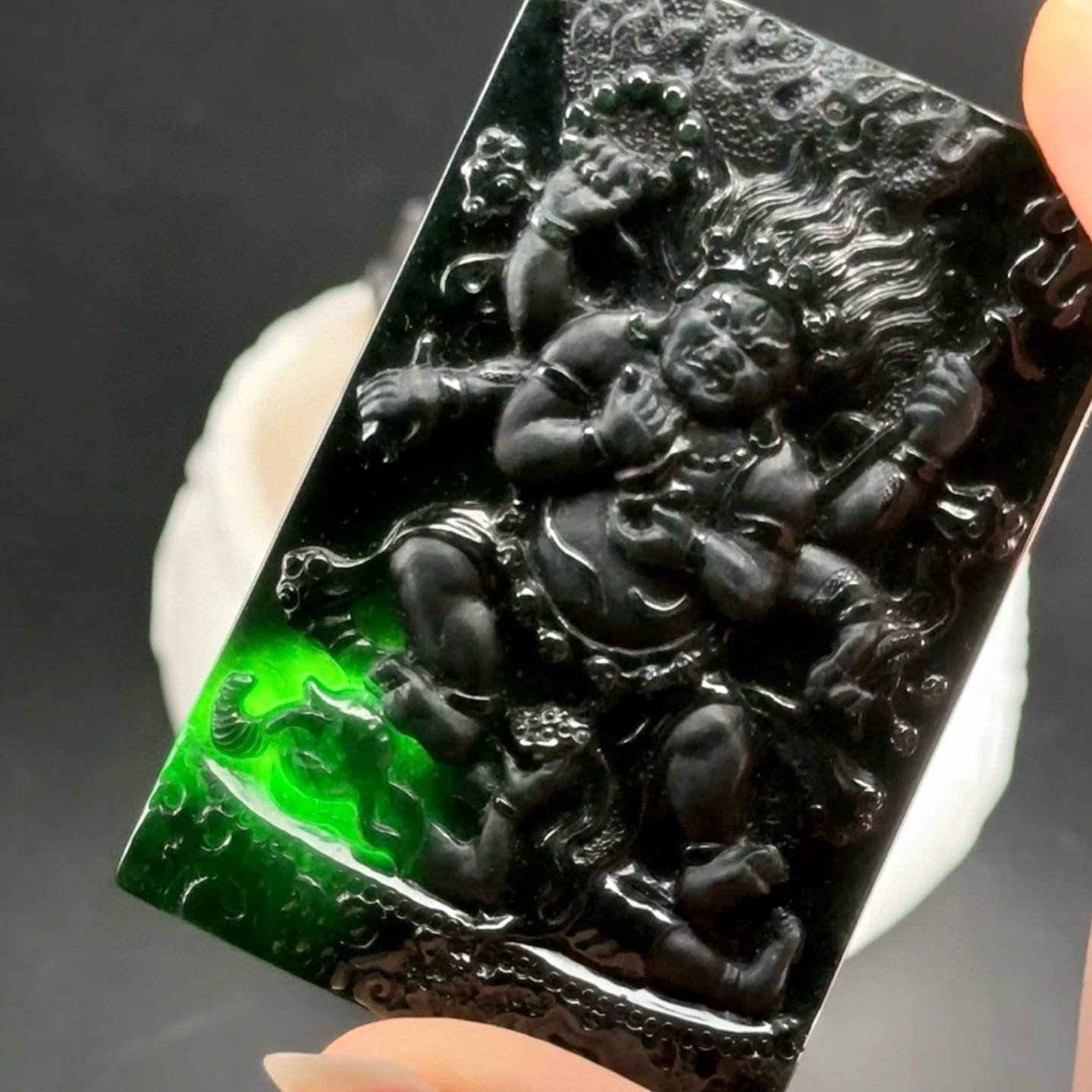 精品墨翠大黑天 种好色正 黑度极好 打灯通透 油性十足 尺寸58.3