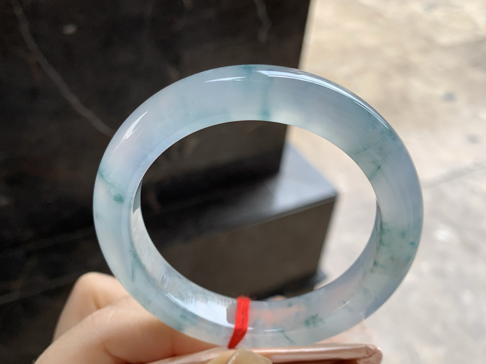 56-11.7-9.6

冰种飘花手镯^_^冰味十足～飘花点缀