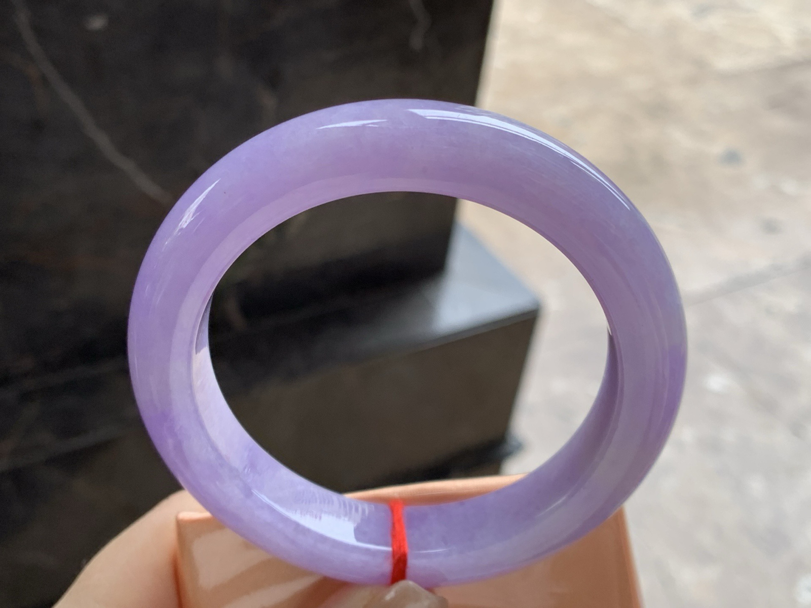 61-12.4-12.5

紫罗兰大圈口手镯^_^底子细腻 颜色浓郁漂亮