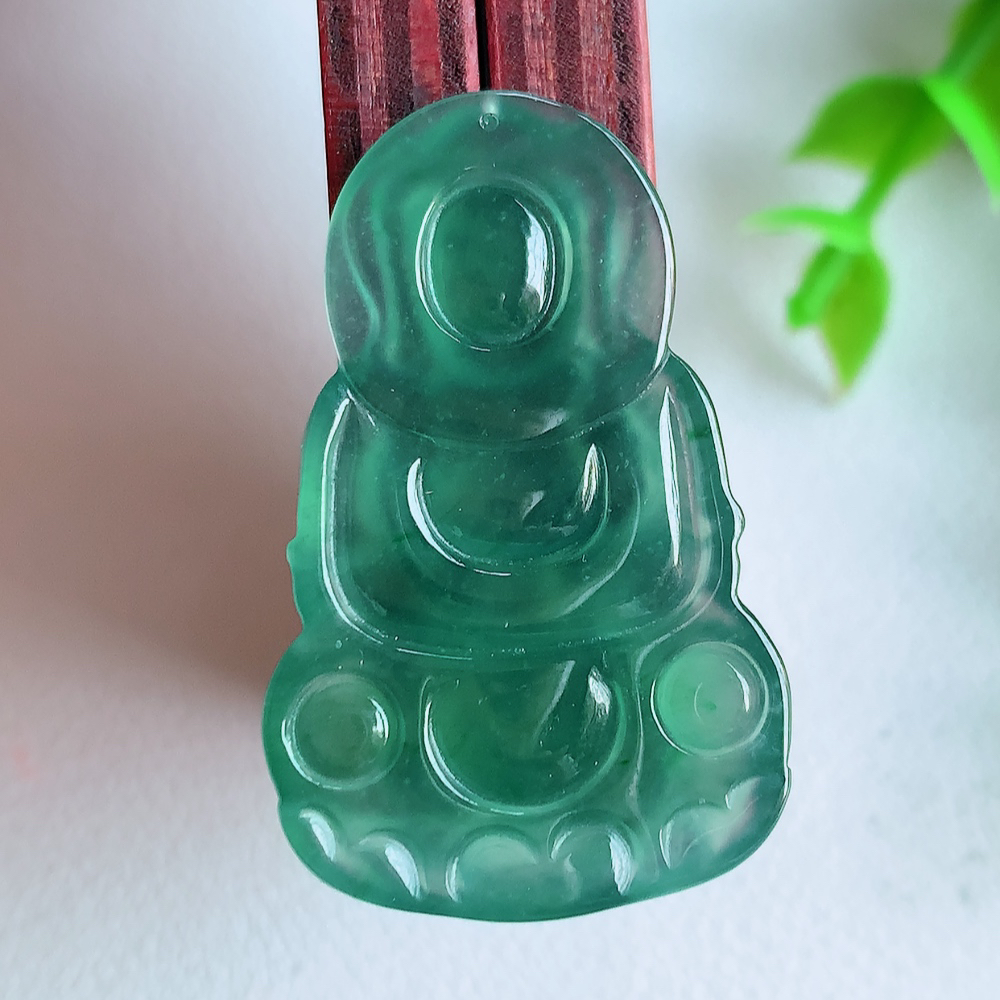 蓝冰精雕观音吊坠，法相端庄大气，工艺精湛，种色浓郁，细腻饱满冰润，种老水足，收藏佳品，佩戴大气  W01.31   尺寸：34.5-22-4.2mm