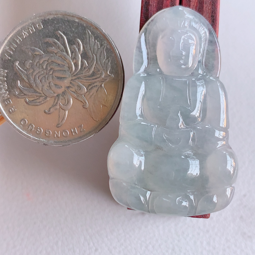 冰润精雕观音吊坠，法相端庄大气，工艺精湛，种色浓郁，细腻饱满冰润，种老水足，收藏佳品，佩戴大气  W01.31   尺寸：37-22.5-3.8mm