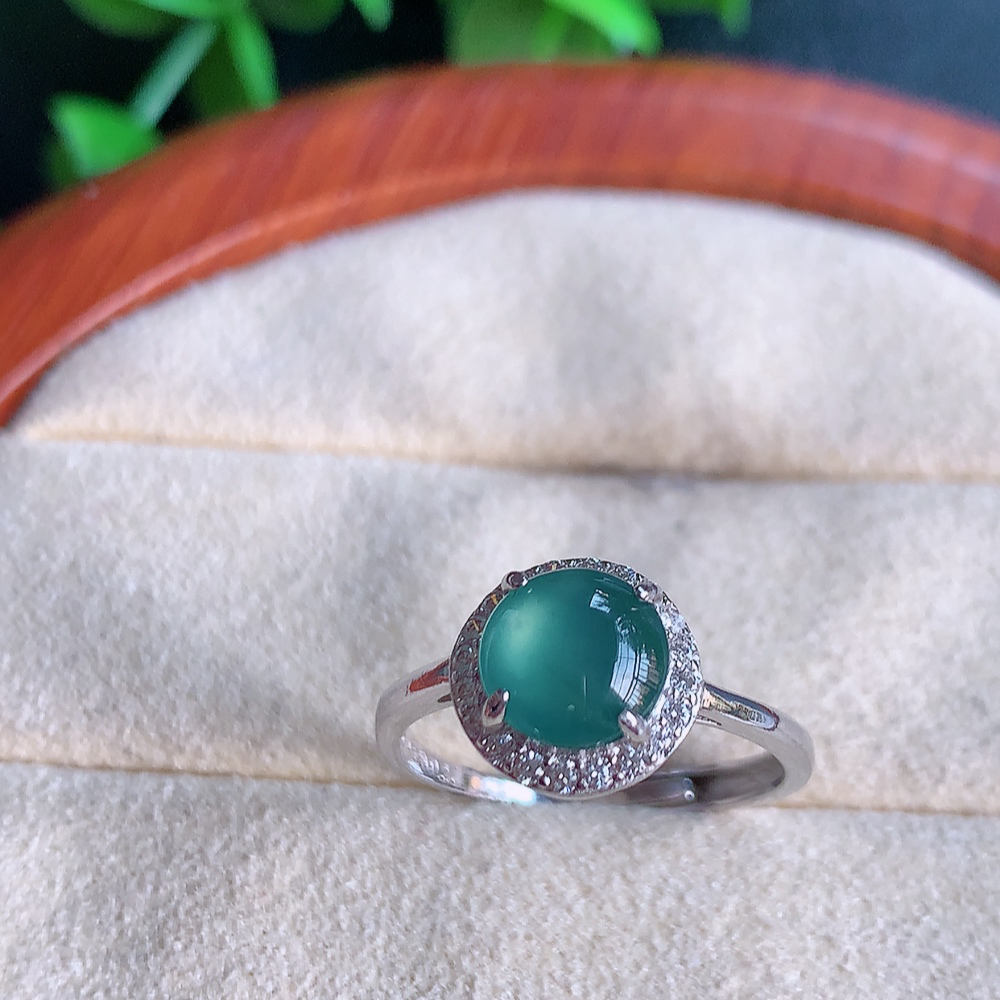 冰晴水精美环形翡翠戒指  玉质细腻  冰清玉润  飘花灵动  颜色漂亮  W481.31  内径尺寸