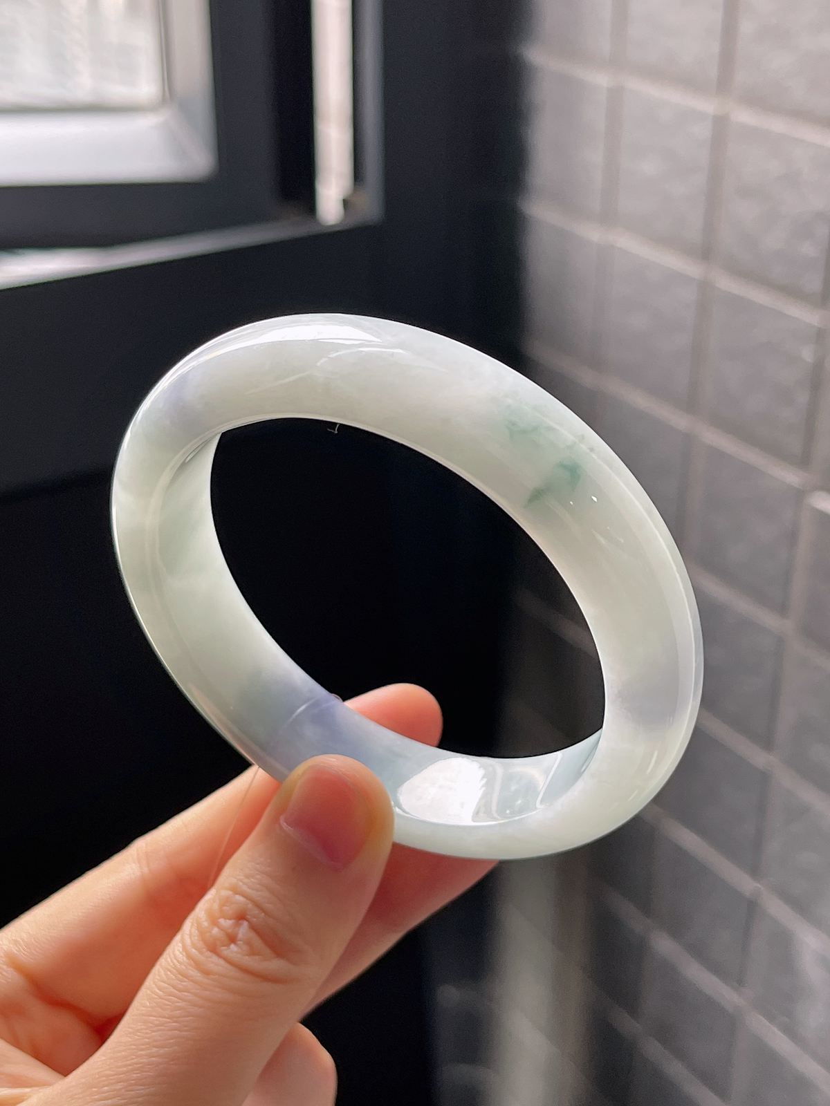 正圈56.2圈口，翡翠糯化种淡紫色手镯