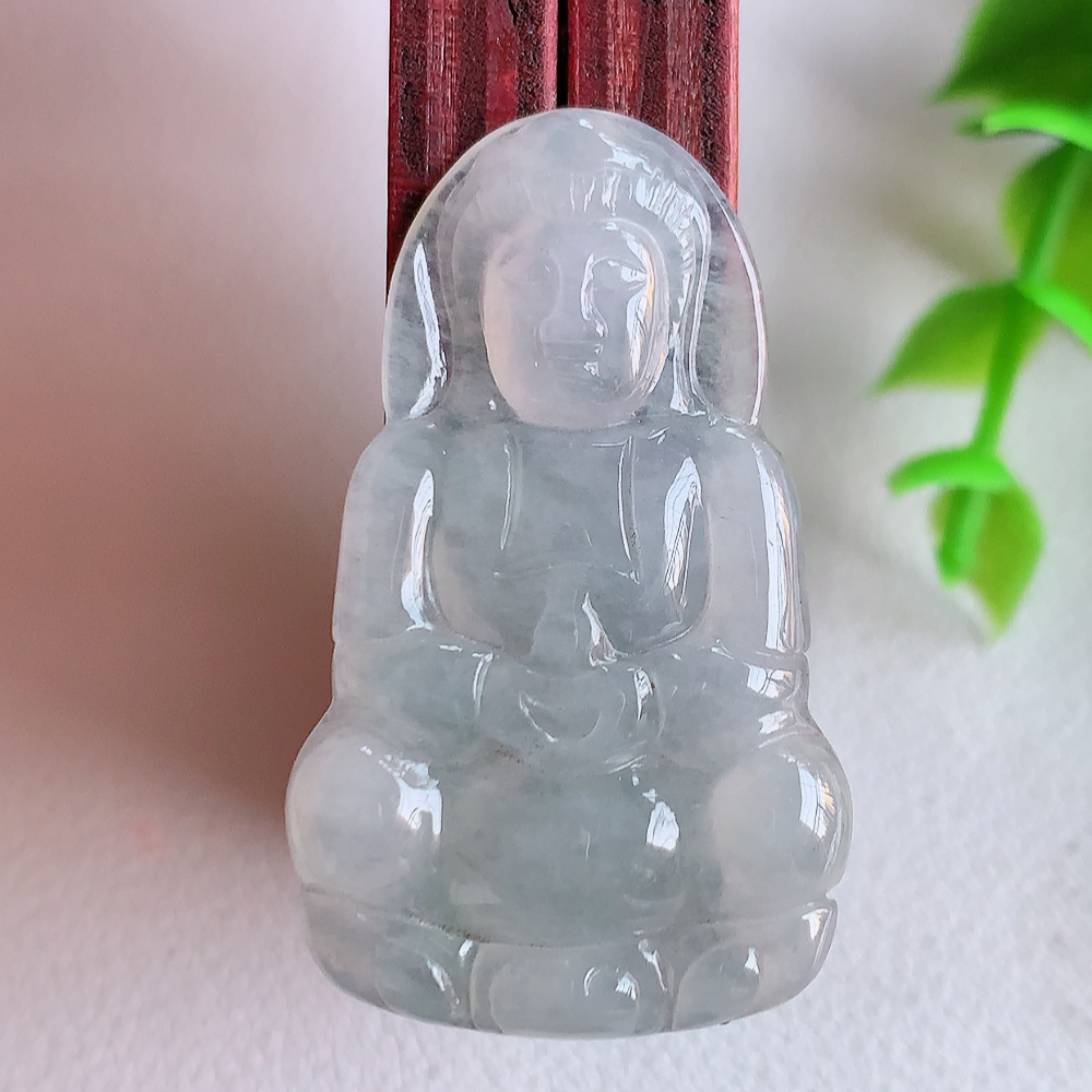 冰润精雕观音吊坠，法相端庄大气，工艺精湛，种色浓郁，细腻饱满冰润，种老水足，收藏佳品，佩戴大气  W01.31   尺寸：37-22.5-3.8mm