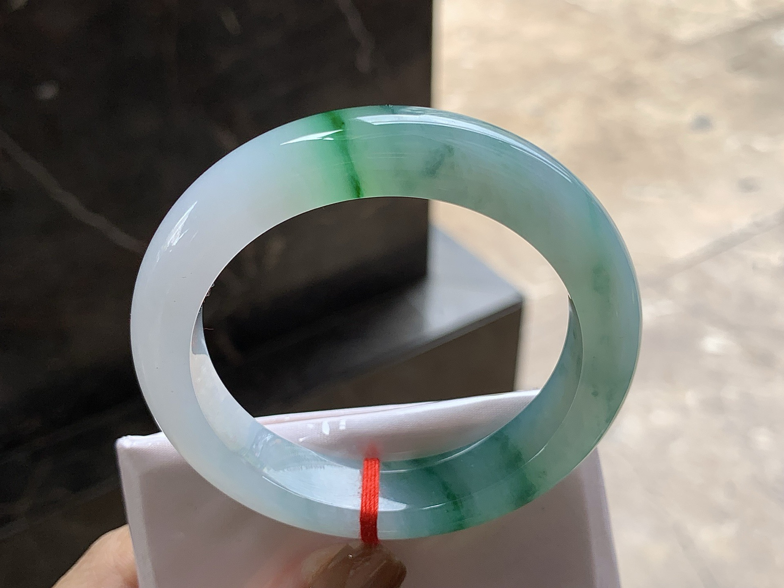 53-12-9.3

带色手镯^_^ 细腻清爽的底子～ 颜色鲜艳