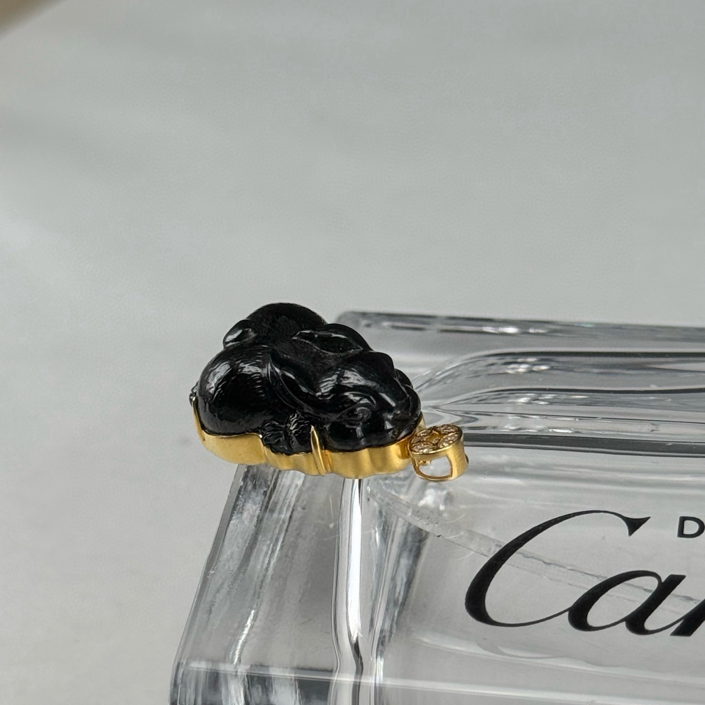 精品18k墨翠兔子小吊坠 种好色正 黑度极好 打灯通透 油性十足 尺寸25.8