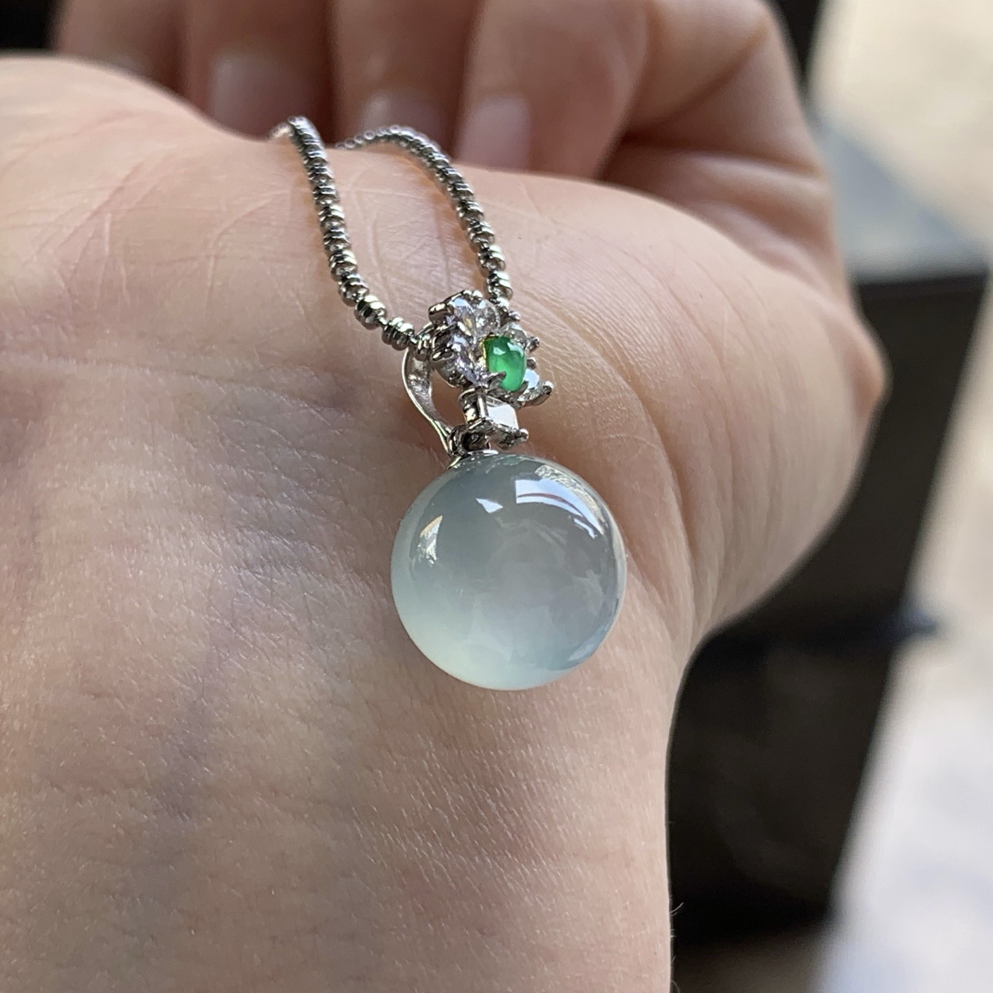 金钻镶嵌冰晴珠子吊坠^_^荧光十足 透亮