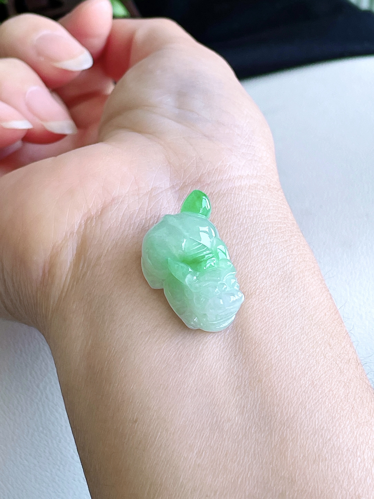 冰飘花貔貅吊坠，尺寸：24.4-15-10.