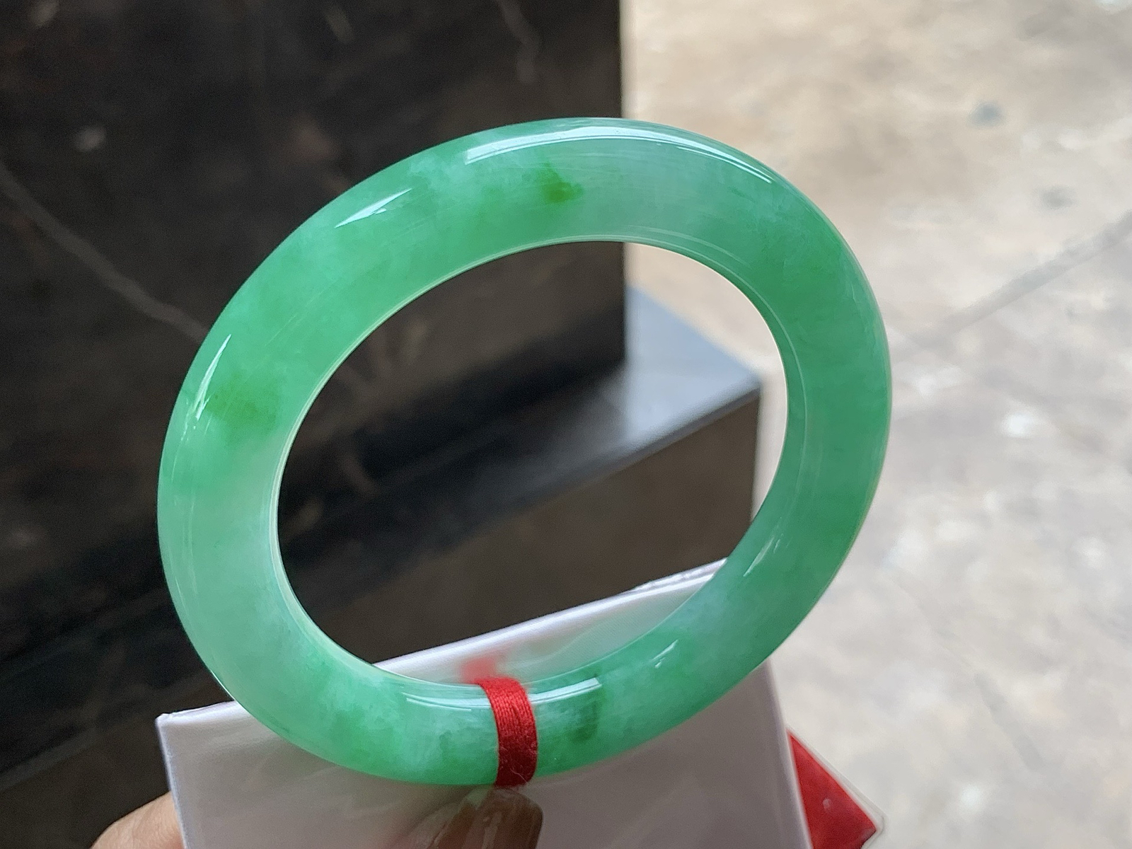 57-11.1

满色圆条手镯^_^ 颜色鲜艳浓郁～ 条形优秀 实物美丽