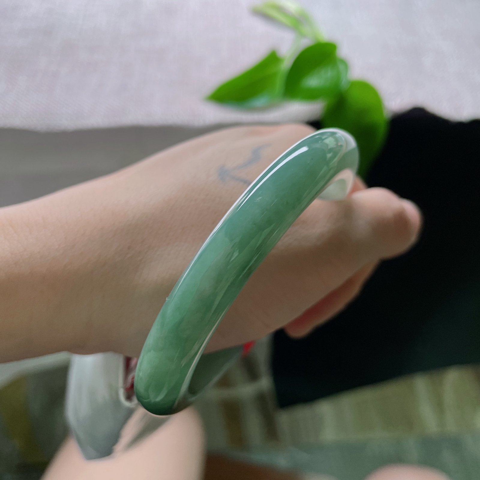 59.6/10.1/9油青正圈，窄条，水润细腻，沉稳贵气。