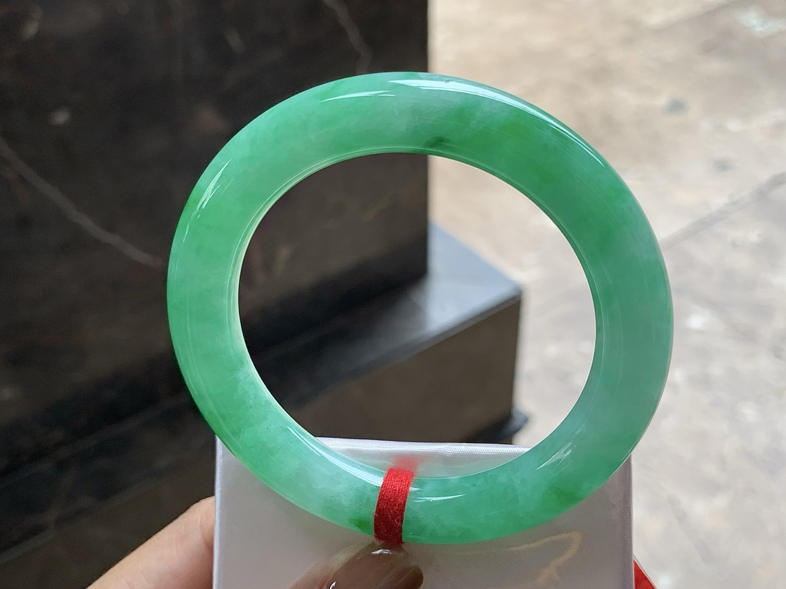 57-11.1

满色圆条手镯^_^ 颜色鲜艳浓郁～ 条形优秀 实物美丽