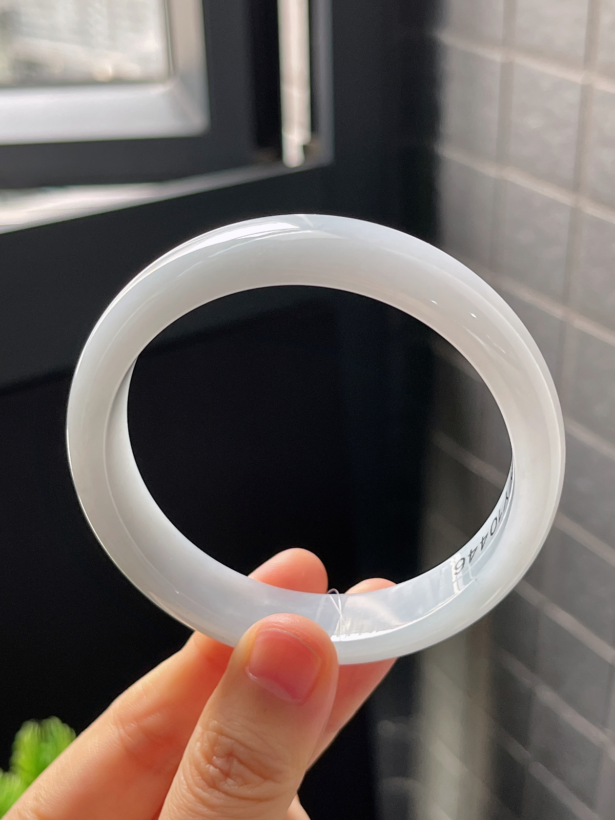 正圈58.3圈口，翡翠冰糯种白色手镯