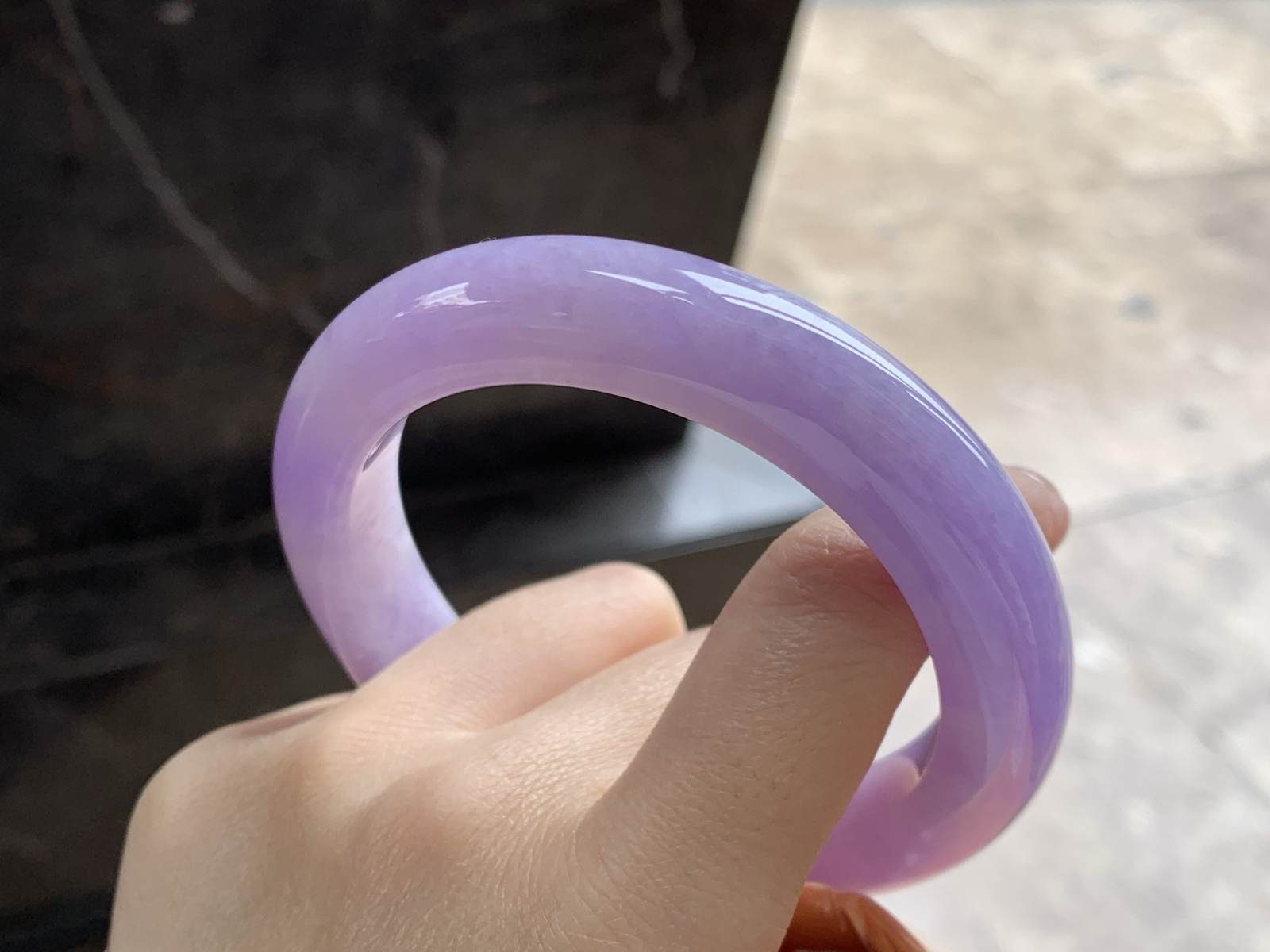 61-12.4-12.5

紫罗兰大圈口手镯^_^底子细腻 颜色浓郁漂亮