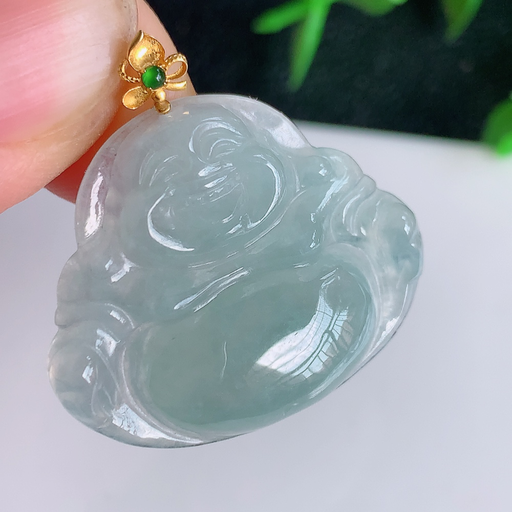18k金扣冰润佛公挂件 玉质细腻  精雕弥勒佛，笑佛福耳垂肩，面相喜庆，开怀大笑，憨态可掬。惟妙惟肖，寓意福禄双全，吉祥美满，笑口常开 W49.31 尺寸：24.5-29.5-6mm