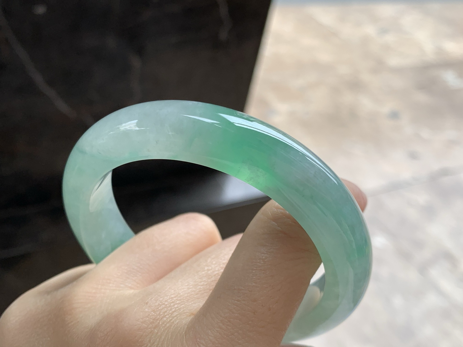 59-13.1-9.1

冰带色手镯^_^有种有色～大圈口 上手漂亮