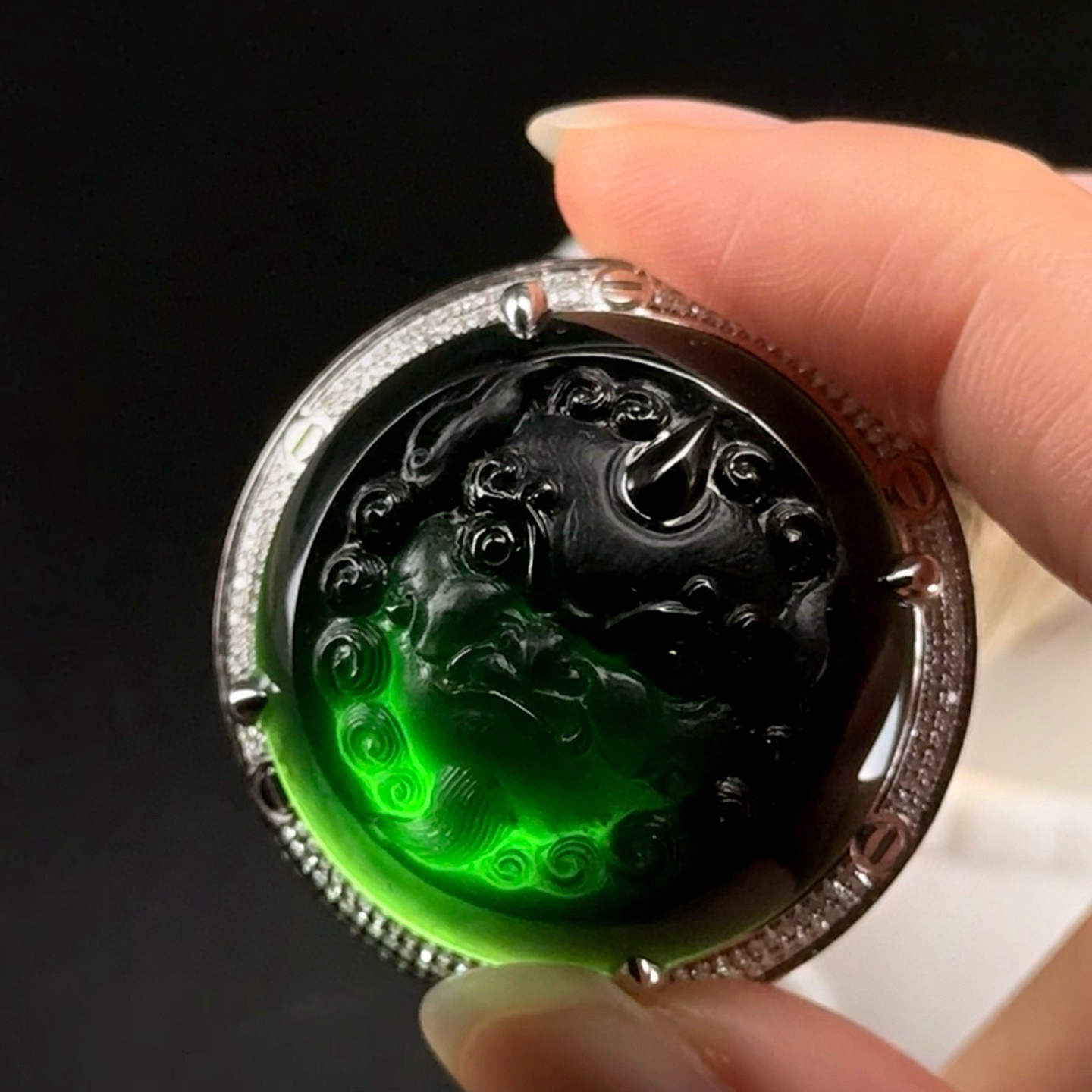 精品豪镶墨翠貔貅手环 种好色正 黑度极好 打灯通透 油性十足 尺寸18.2