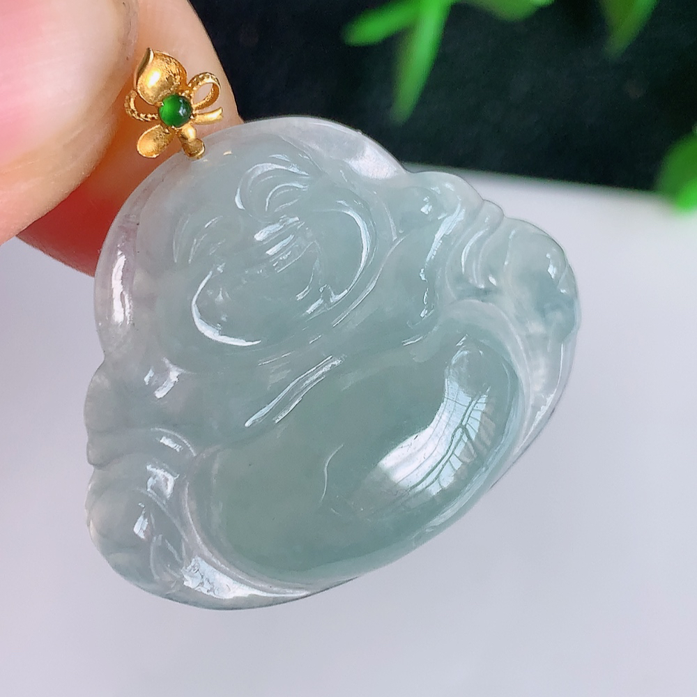 18k金扣冰润佛公挂件 玉质细腻  精雕弥勒佛，笑佛福耳垂肩，面相喜庆，开怀大笑，憨态可掬。惟妙惟肖，寓意福禄双全，吉祥美满，笑口常开 W49.31 尺寸：24.5-29.5-6mm