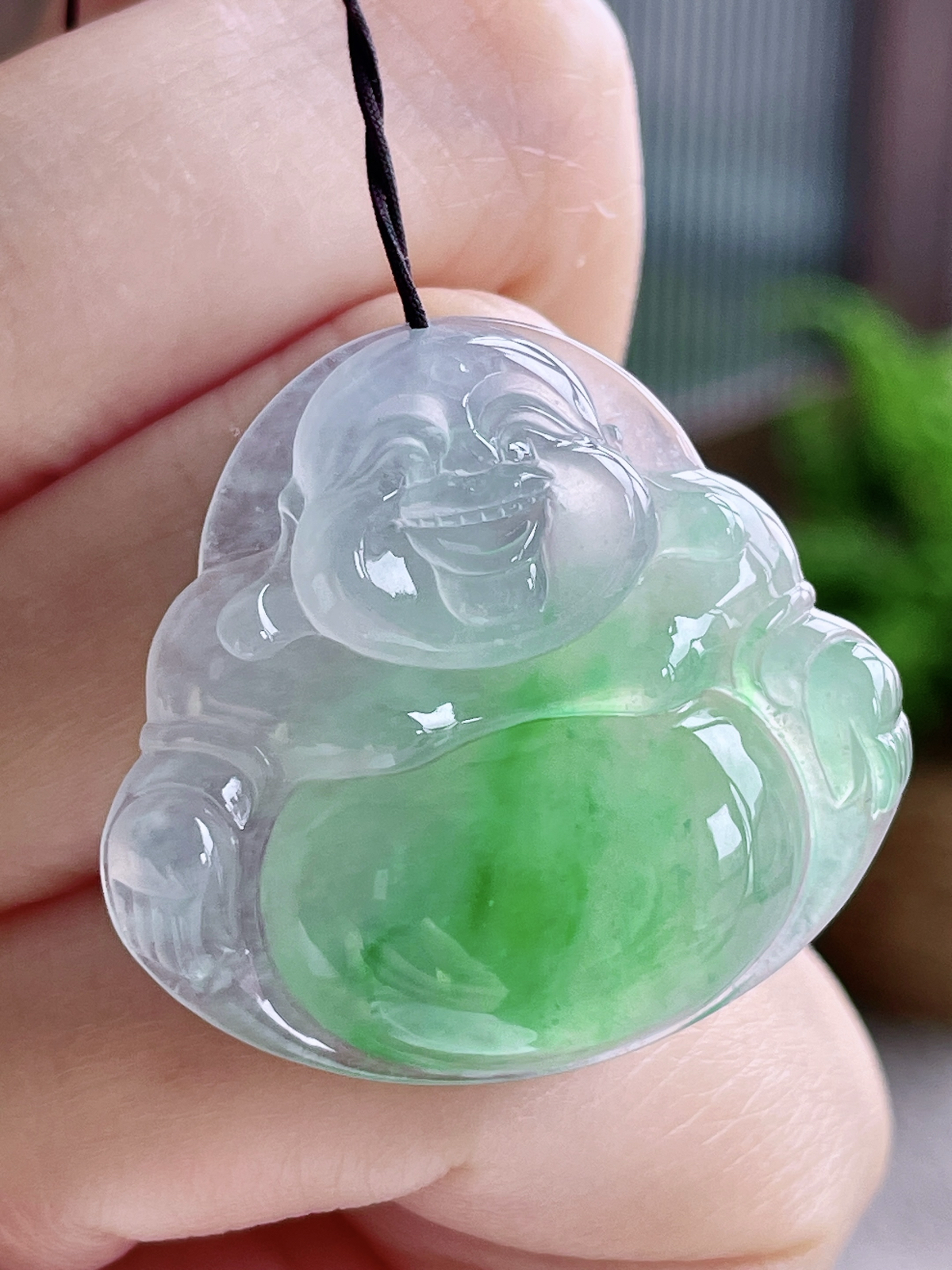 【裸石】一刀切，高冰金丝阳绿佛公吊坠
【说明】缅料 性价比高  
【尺寸】29.7-32.7-6