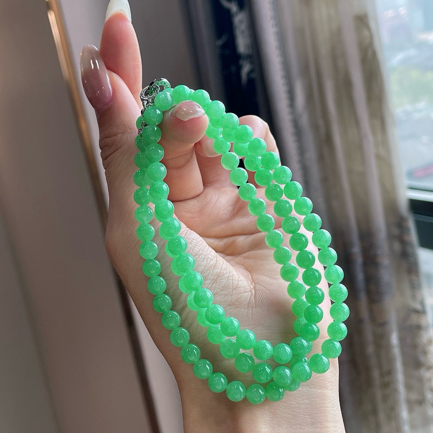 满色绿珠链（1件价）
尺寸：6.2/108颗