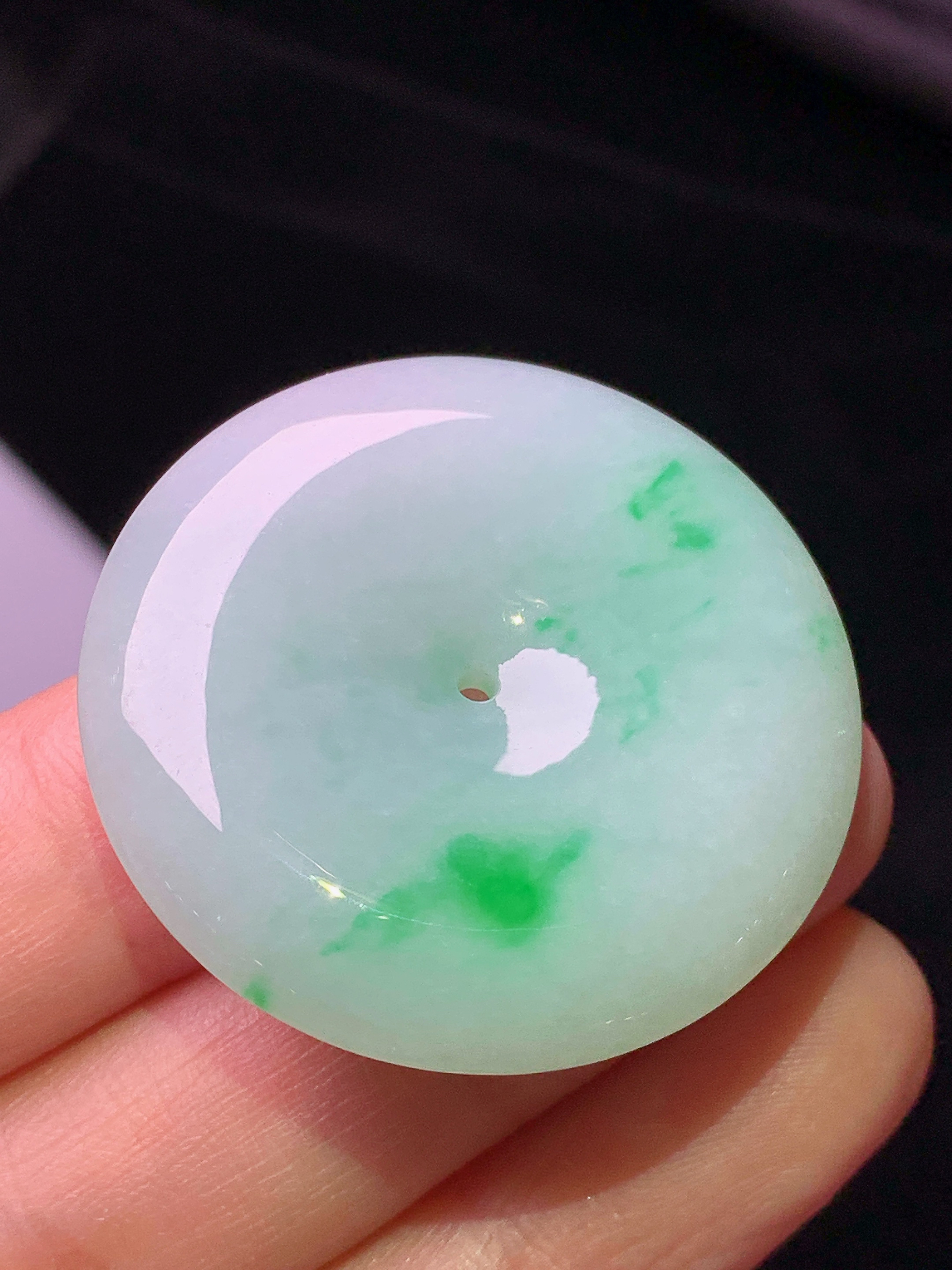 飘绿平安扣吊坠 玉质细腻 色泽艳丽清新 水润亮眼 整体尺寸34.8*7a2