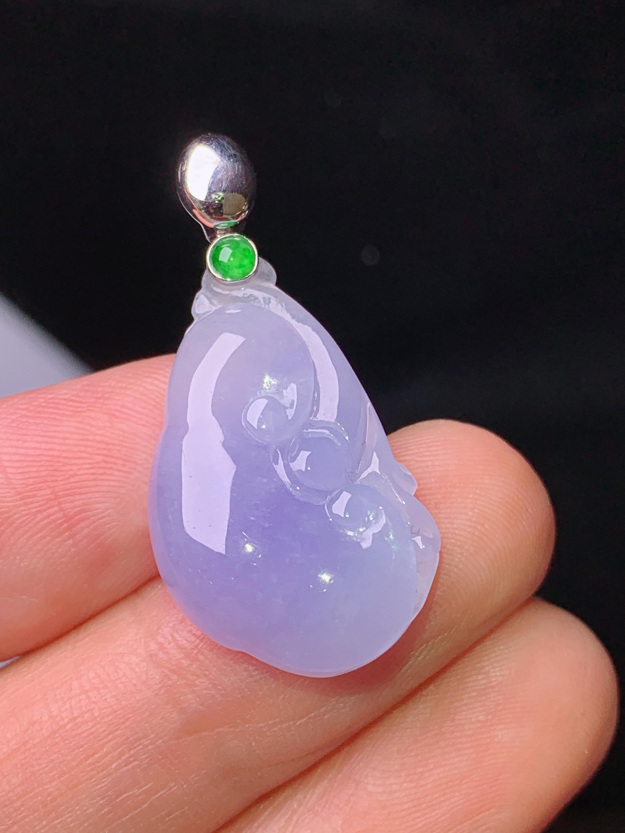 18k金镶嵌紫罗兰如意吊坠 玉质细腻 色泽艳丽清新 水润亮眼 整体尺寸31.6*15*5.3b1