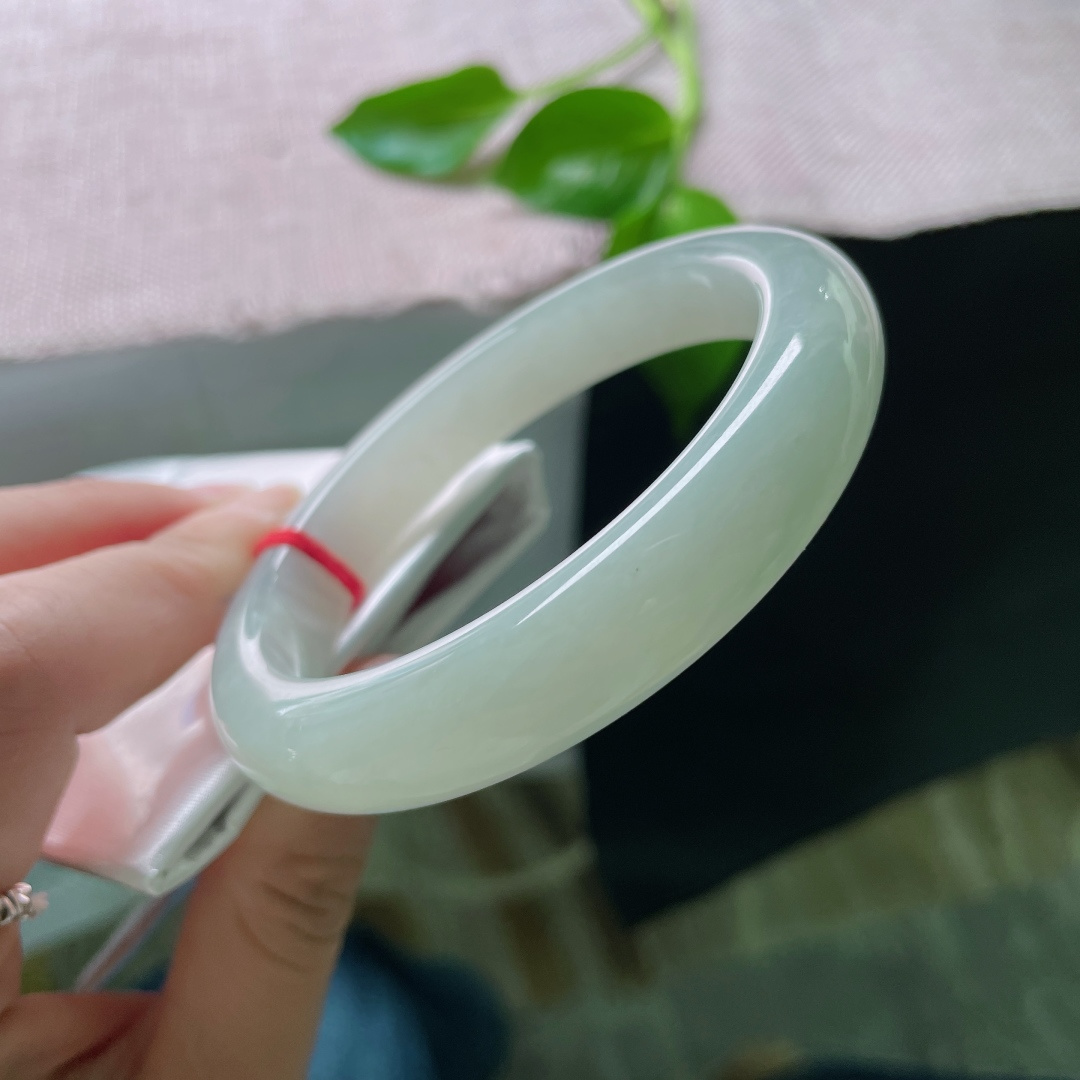 60.2/12.4/8.6，淡绿底正圈，大圈口，素雅不张扬，底子细腻干净，皮纹，ss50267a