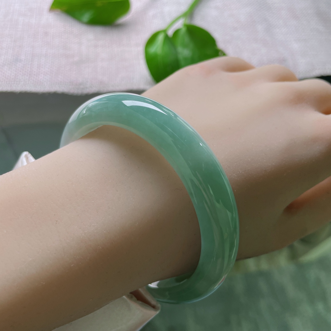 58.2/12.5/8.6，蓝底正圈，水润，肉质细腻干净，温柔又治愈，ss50300a