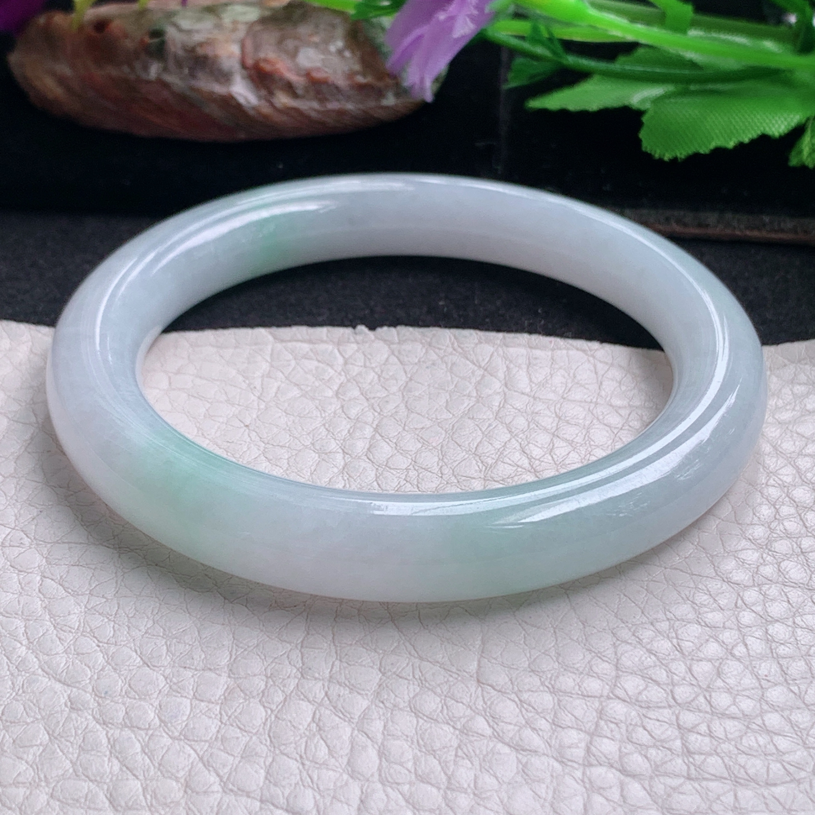 nr清新款58.5*10.2美人镯 天然缅甸翡翠a货手镯飘绿圆条正圈玉镯子