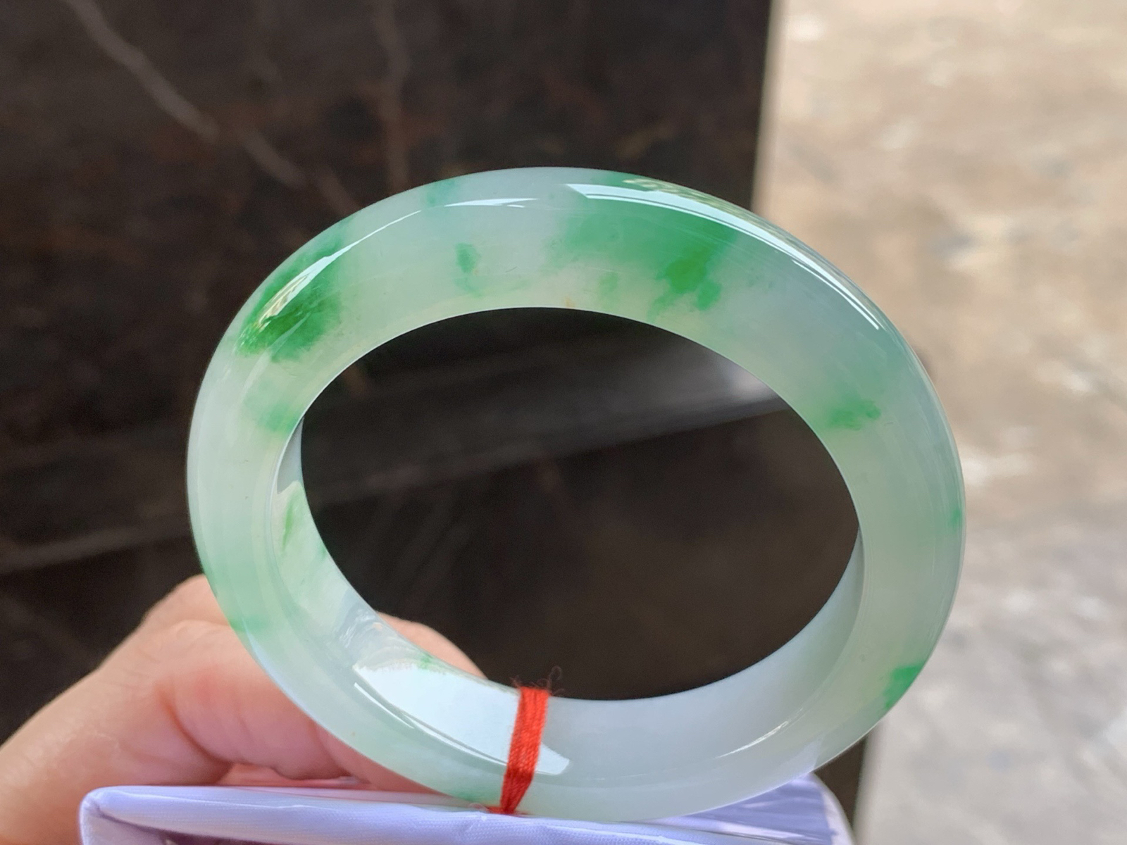 冰飘色手镯
种色俱佳 53.2/12.5/9.5mm