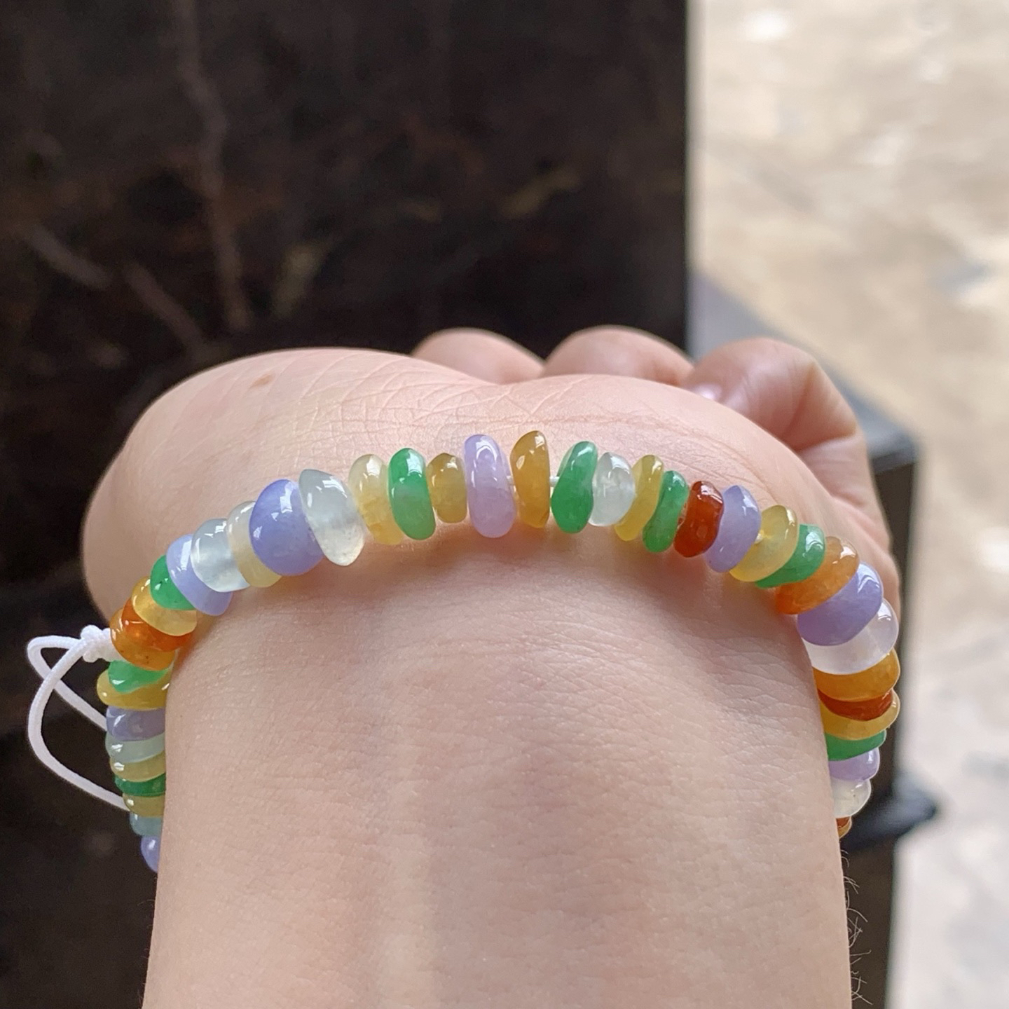 彩色手串
种色俱佳 水润独特