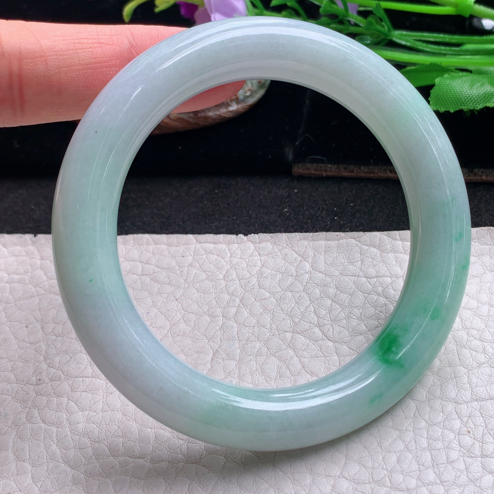 ee实拍56*13*11美人镯 天然缅甸翡翠a货手镯飘绿圆条正圈玉镯子