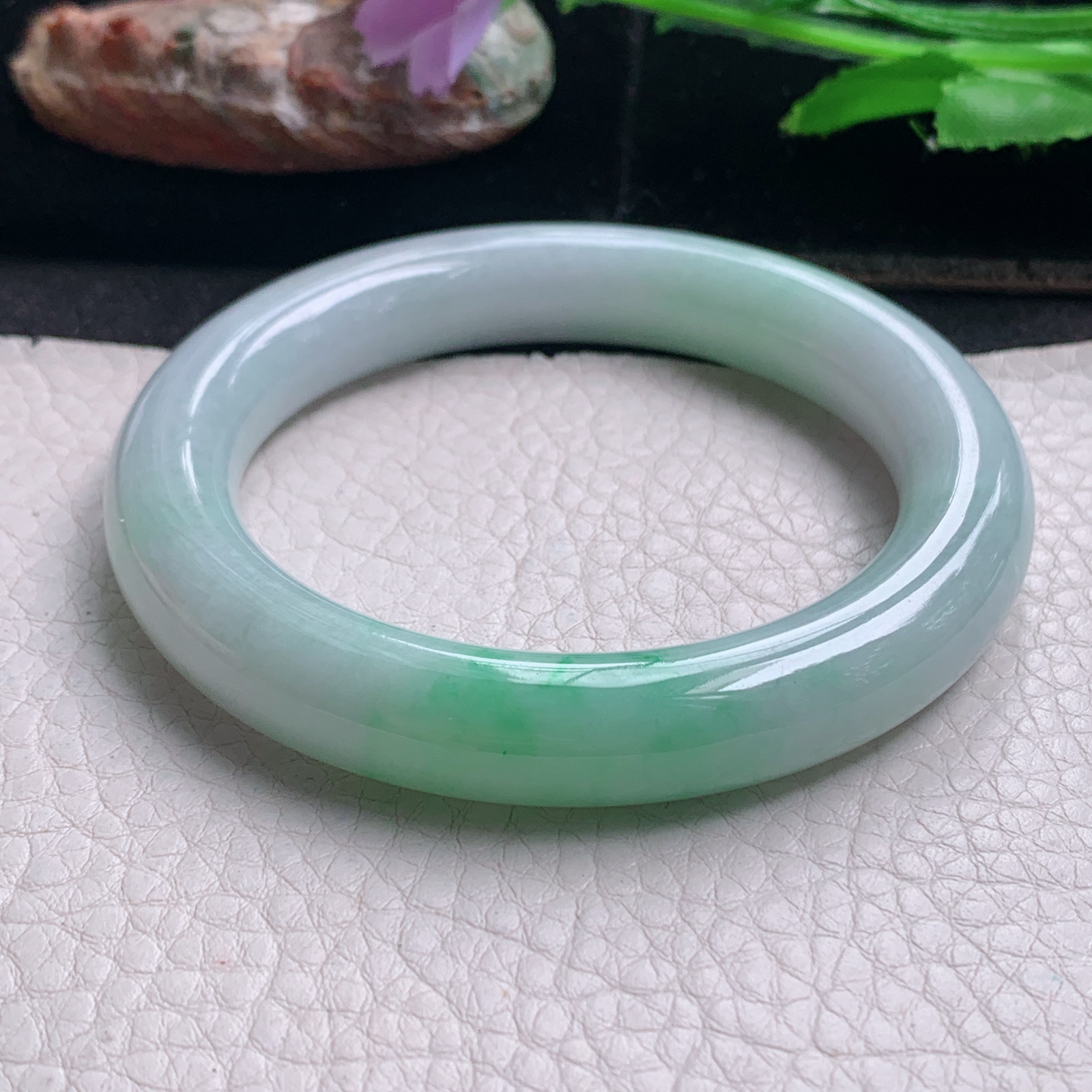 ee实拍56*13*11美人镯 天然缅甸翡翠a货手镯飘绿圆条正圈玉镯子