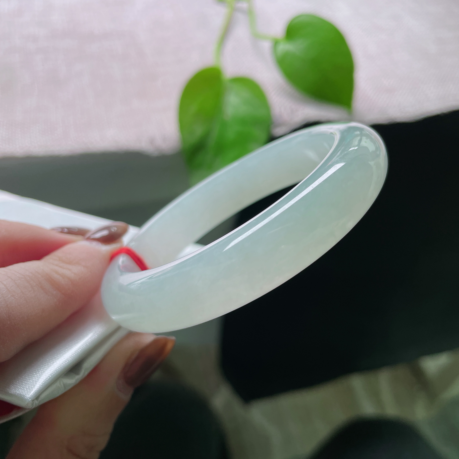 54.4/12.2/8.2，白月光正圈，水润，细腻，优雅，甜美，冰清玉洁。