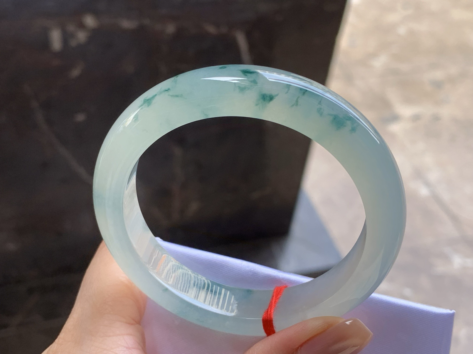 冰种飘花手镯
种好水足 56.5/12.9/8.8mm