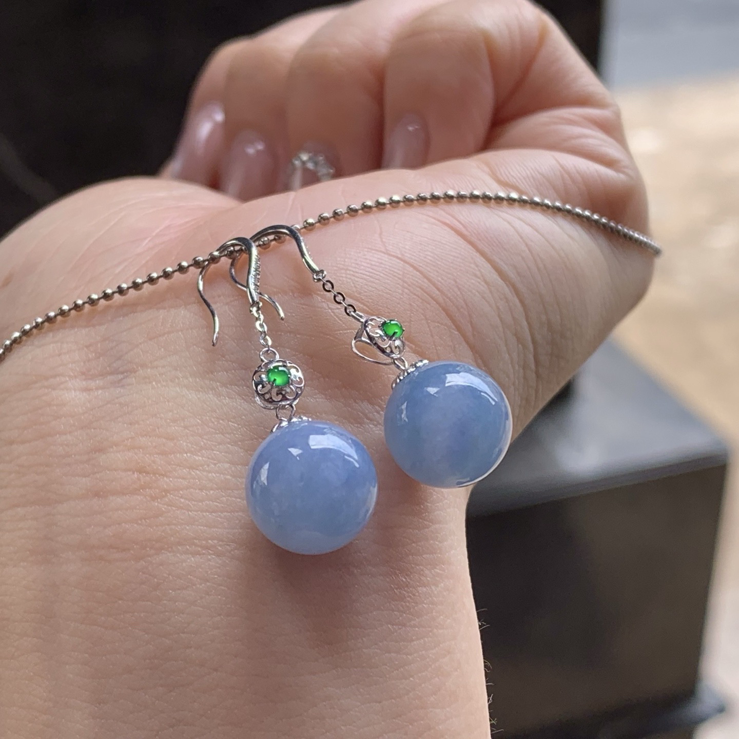 春色转运珠耳坠
独特 真金镶嵌