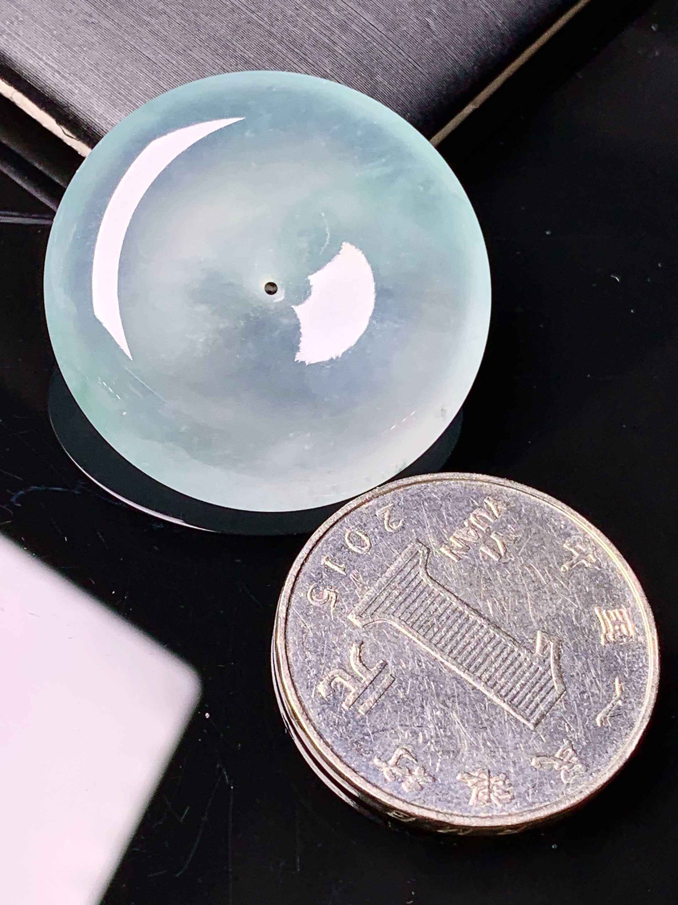 冰种平安扣吊坠 玉质细腻 色泽艳丽清新 水润亮眼 整体尺寸30*6.2b12