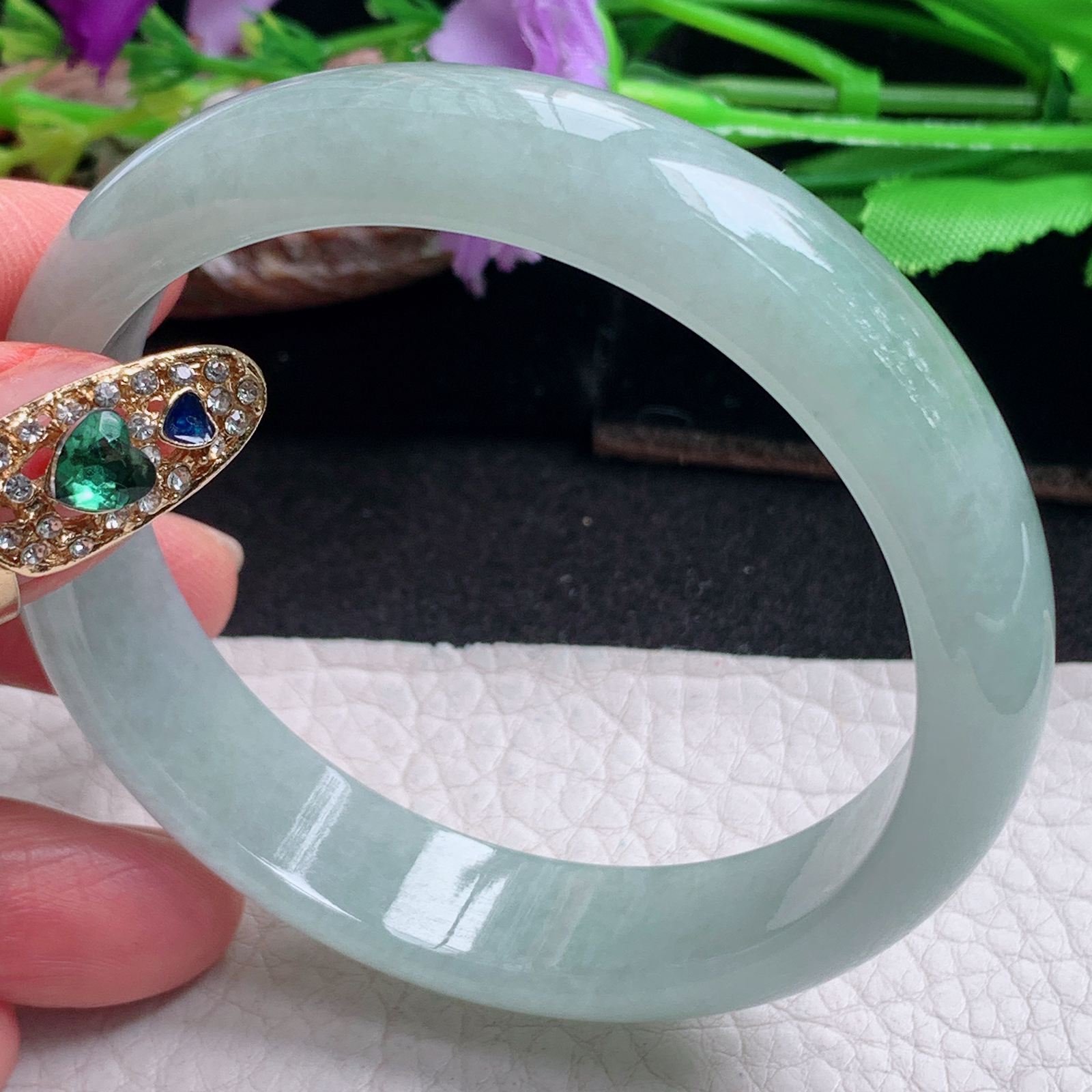 js实拍57*13*6.8平安镯 天然缅甸翡翠a货手镯清新宽边正圈玉镯子