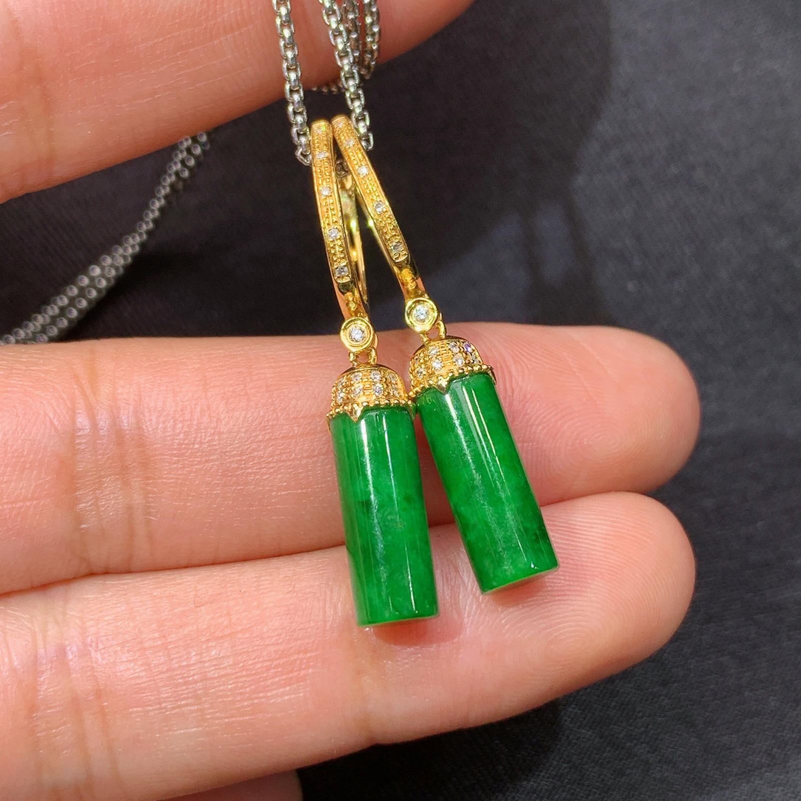 辣绿无事牌耳坠，18k金镶嵌，简约时尚，冰润色阳，种水足，M002 尺寸12.9*5.1