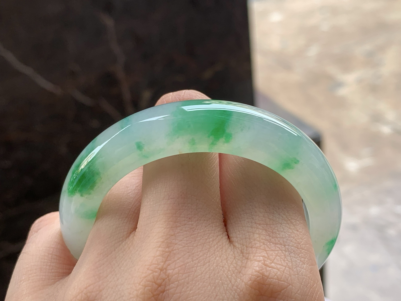 冰飘色手镯
种色俱佳 53.2/12.5/9.5mm